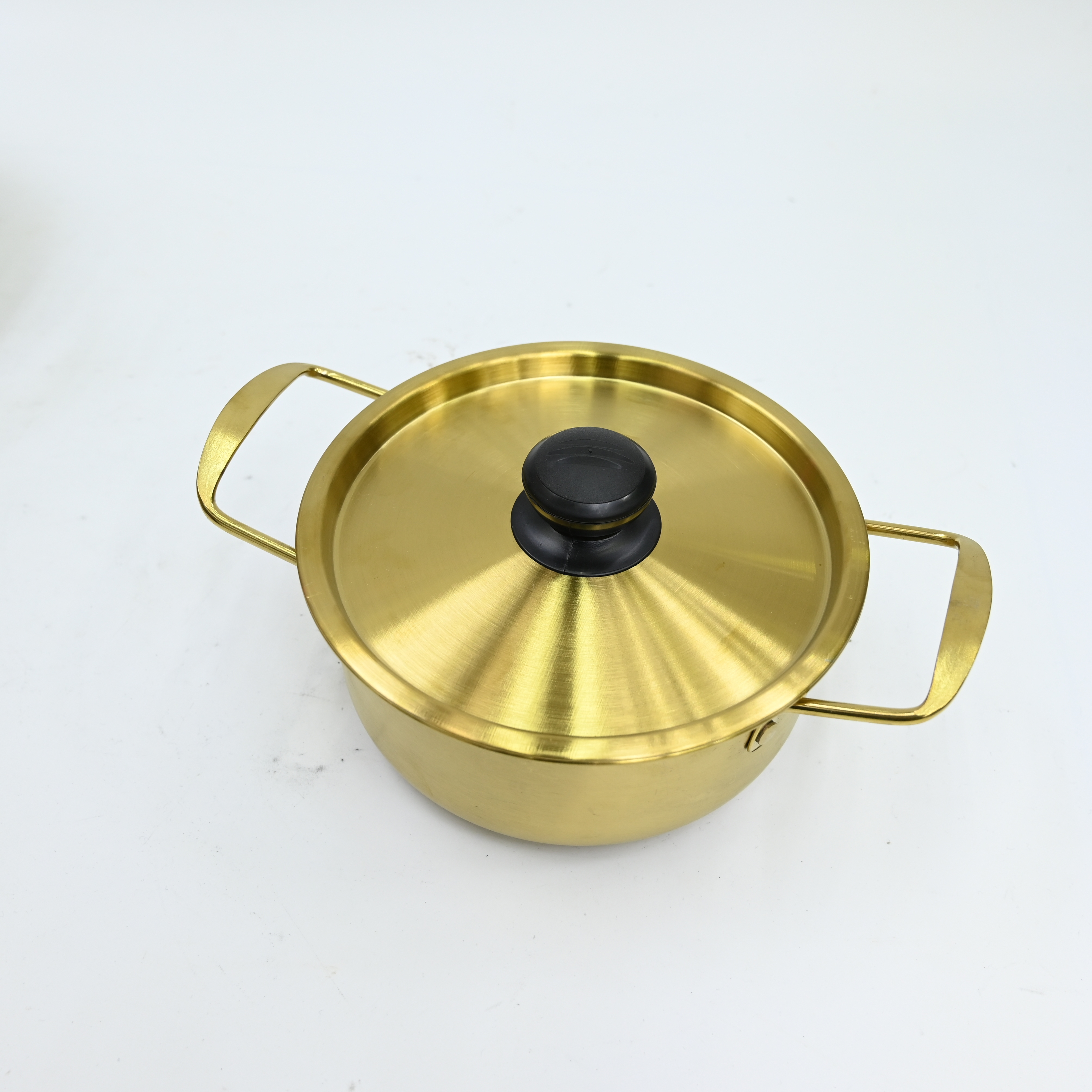 韩式泡面锅，镀金套锅，单锅产品图