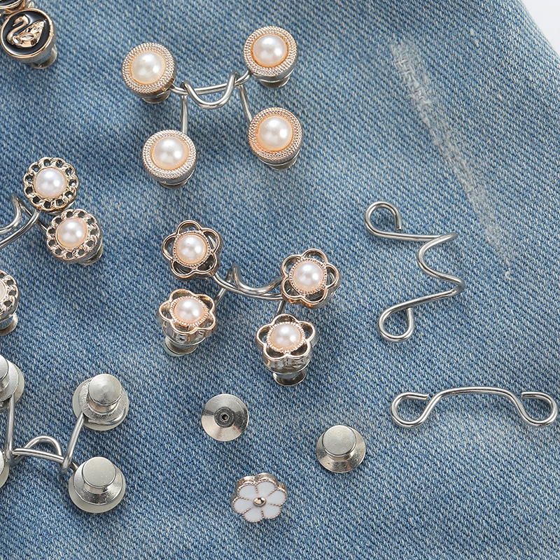 The new nail-free waist-cinching wonder: detachable jeans with a large and small waistline extension and adjustable metal button for waist cinching Application Scenario