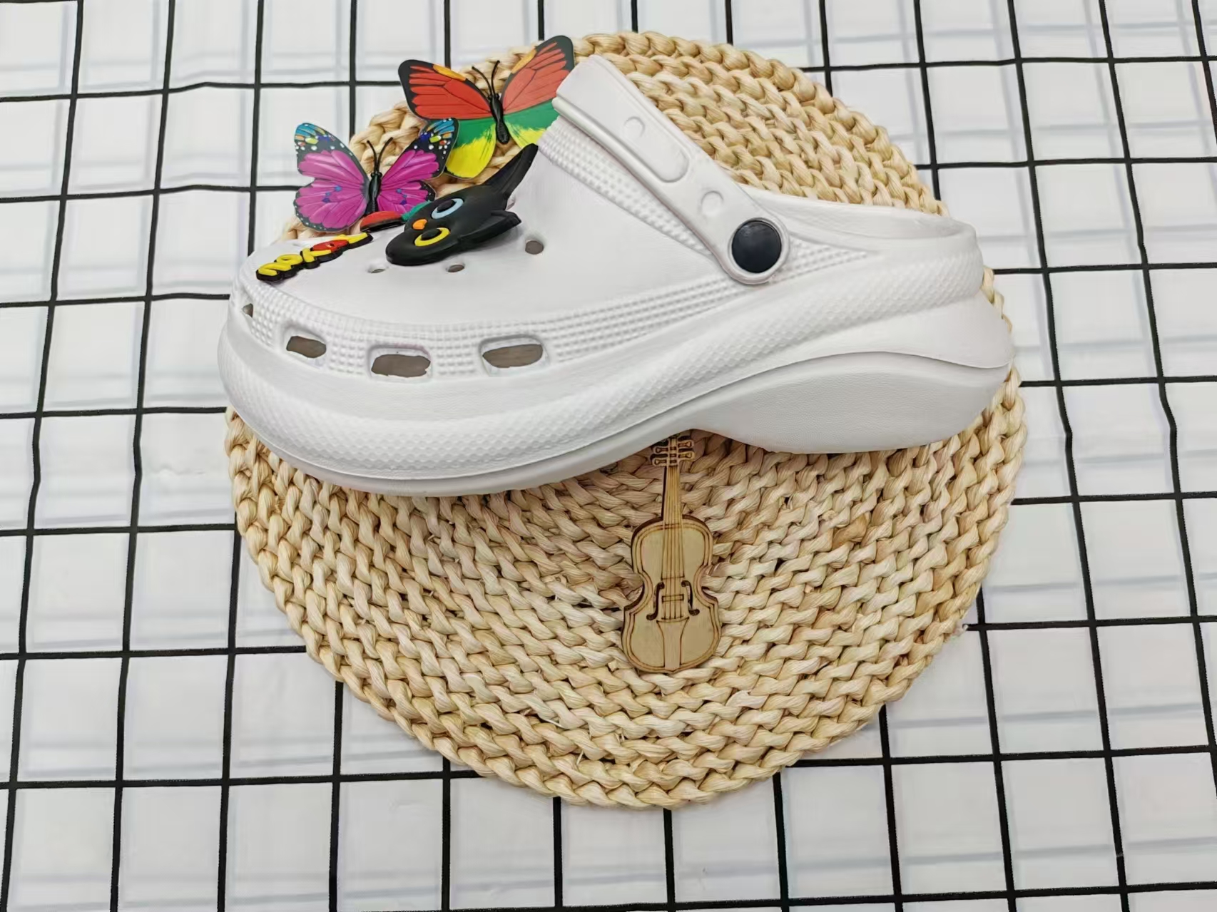 Cute cartoon flip-flops for women to wear outside Specification image