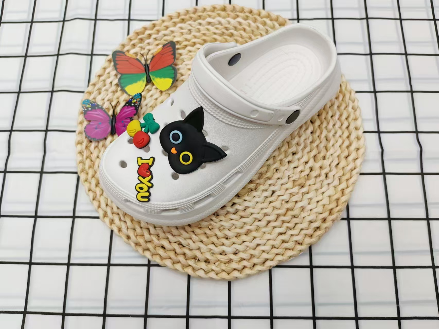 Cute cartoon flip-flops for women to wear outside details Picture