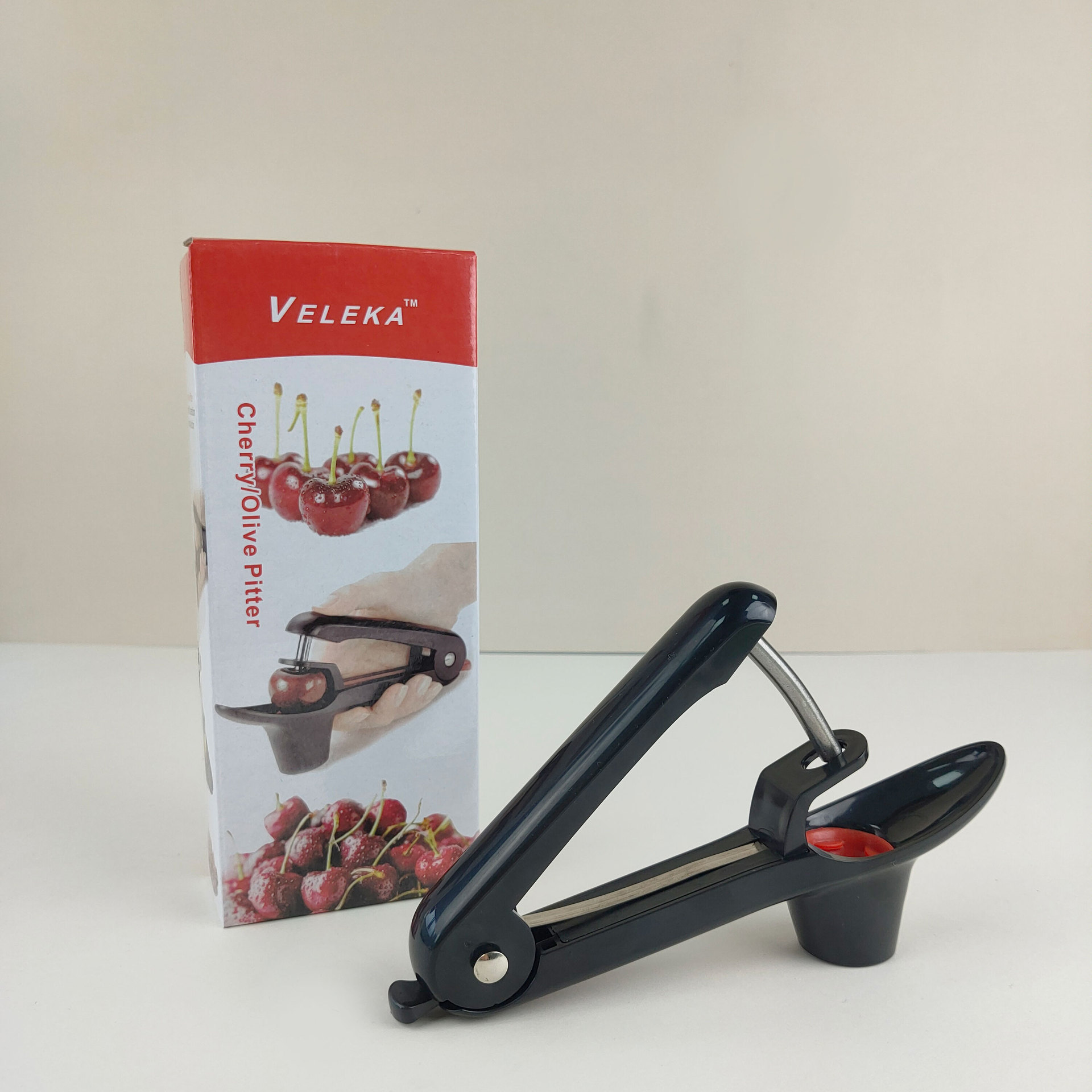 Cross-border kitchen gadgets: Strawberry stem remover, kiwi fruit slicer, peel and flesh remover, jujube pit remover, cherry pit remover