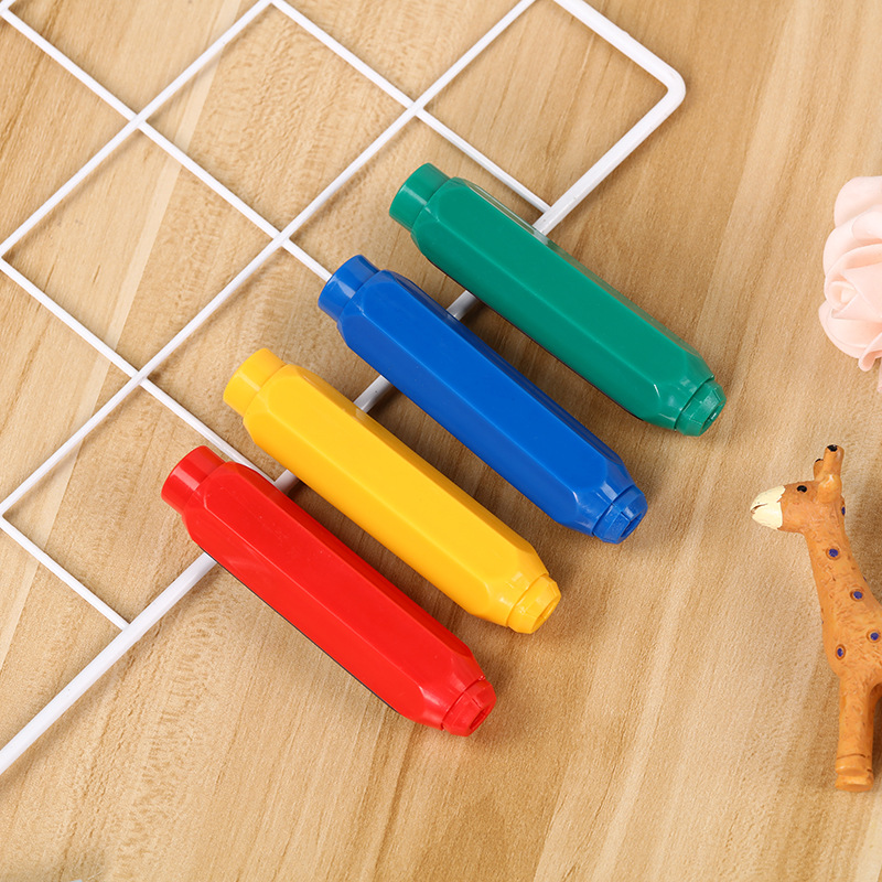 Magnetic chalk holder Chalk holder for children teachers with automatic pencil holder dust-free hand pen holder