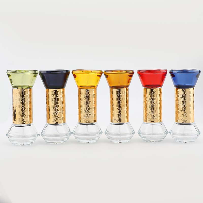 30ml screw-mouthed perfume bottle, 6-color mixed, golden cylindrical cap press spray, Middle Eastern-style glass bottle Application Scenario