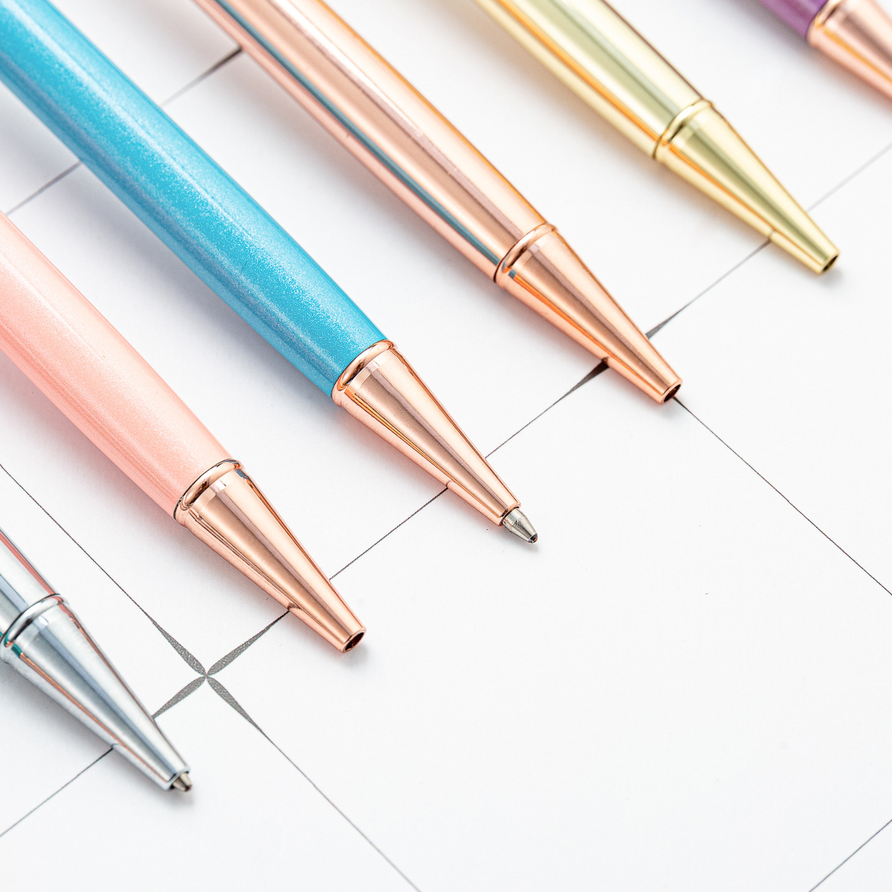 Large diamond pen, student gift, crystal diamond pen, creative advertising ballpoint pen Specification image