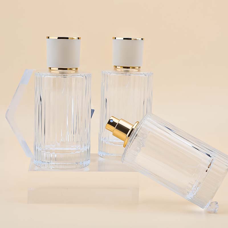 This 50ml thick-bottomed vertical cylindrical glass perfume bottle can be labeled by pressing the spray bottle body Application Scenario