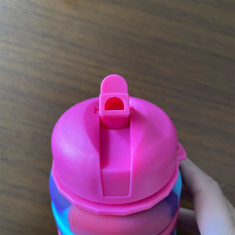 Food-grade silicone folding water cup, outdoor portable telescopic drinking cup, creative camouflage sports water bottle Application Scenario