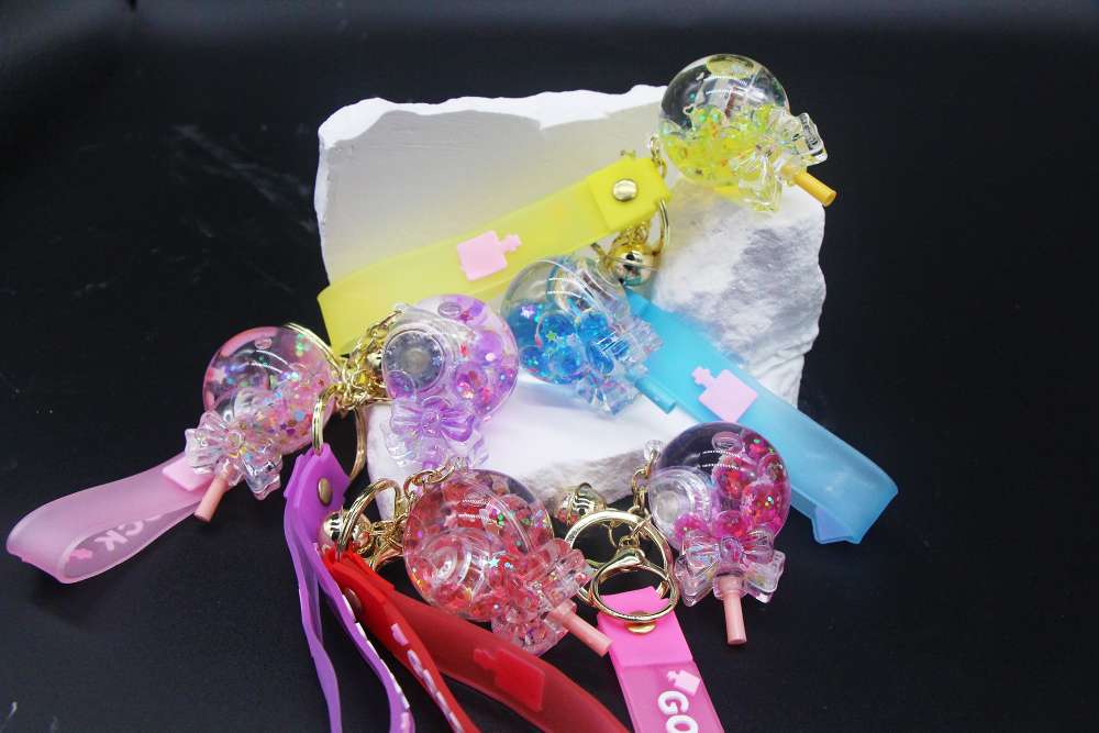 钥匙扣女2024可爱棒棒糖液体闪光时尚透明钥匙扣详情图3
