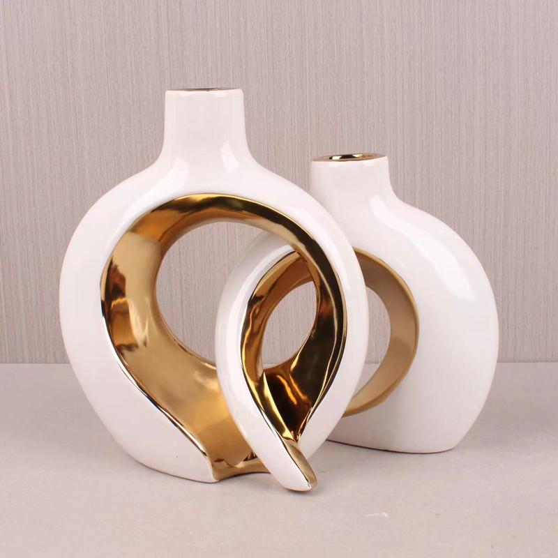 Creative and light luxury style ceramic vase couple ornaments, living room entrance, TV cabinet display, vase set, home decoration Application Scenario