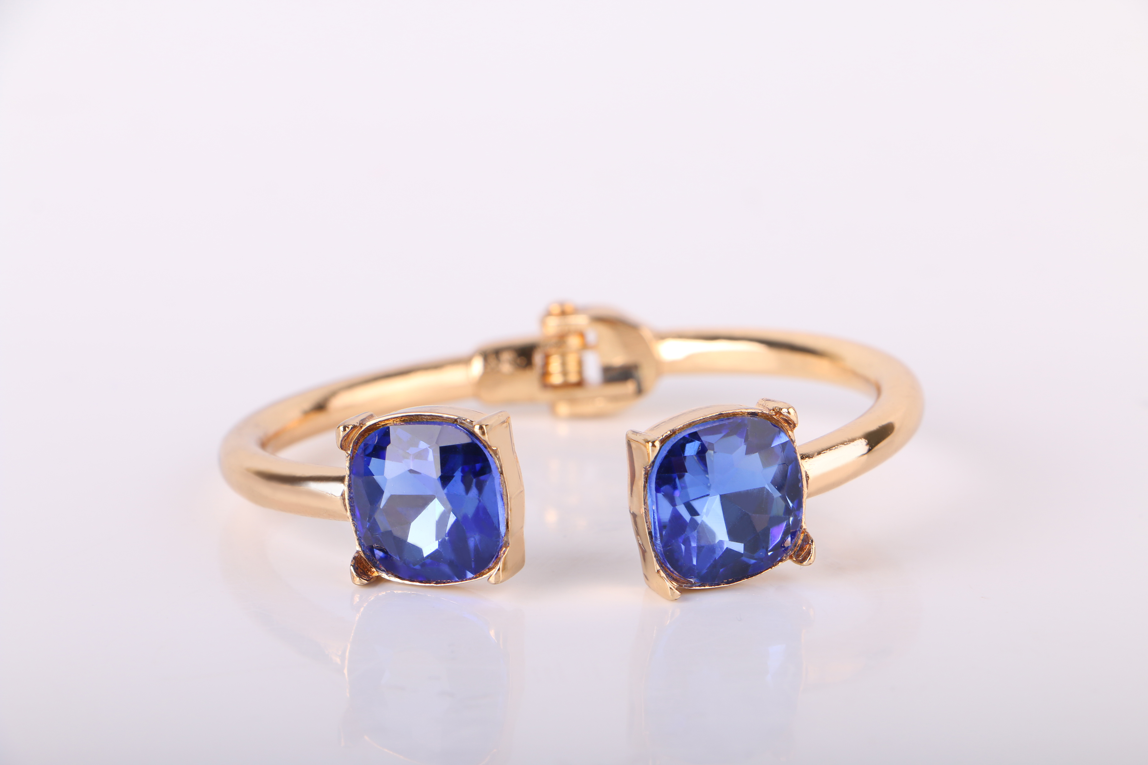 Fashionable square glass zircon bracelet, wholesale of European and American girls' jewelry bracelets 000000 Item Picture