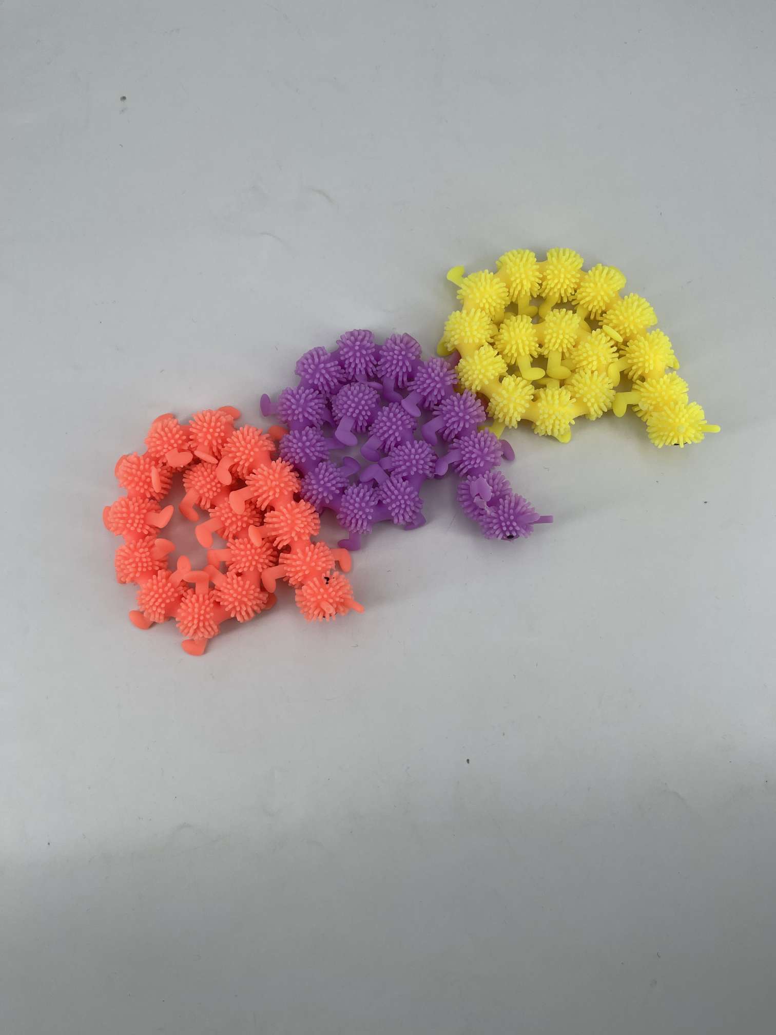 新奇特毛毛虫拉拉乐手环 七彩解压玩具 外贸批发详情图2