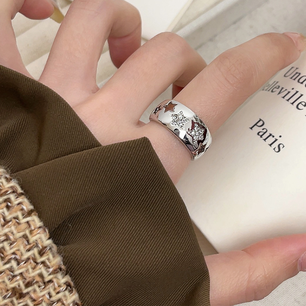 Korean exquisite and high-end five-pointed star hollowed-out micro-inlaid ring, a niche design for women, versatile, unique opening index finger ring, alloy electroplated to retain color, real gold, a bestseller on Amazon Specification image