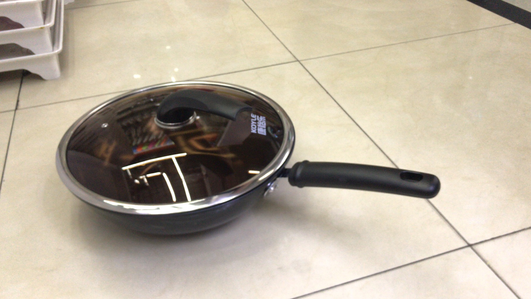 Kitchenware 32 Non-stick and easy-to-Clean Ceramic Crystal King Application Scenario