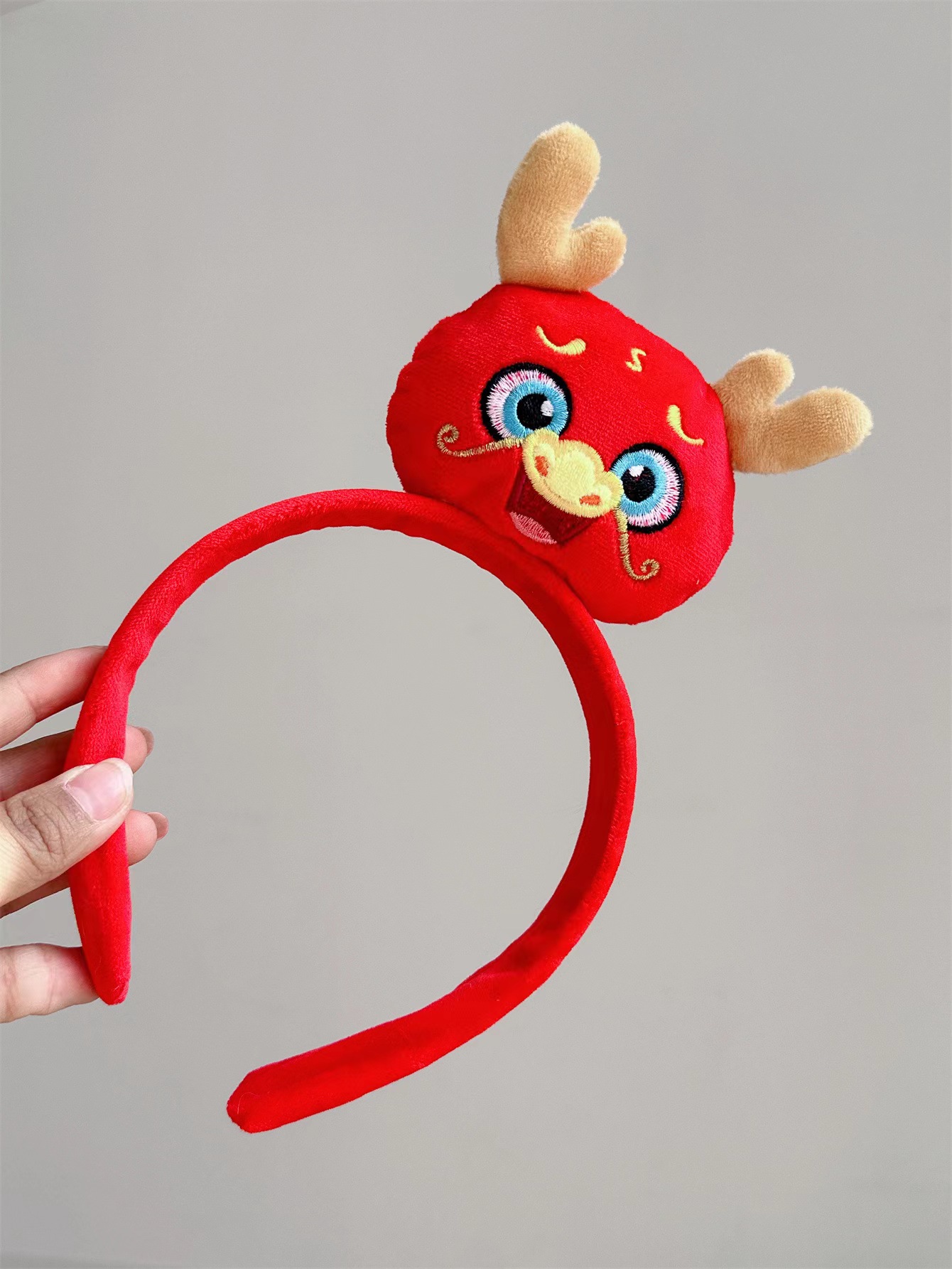 2024新款龙年红色麋鹿造型毛绒发箍女童节日氛围发饰女生洗脸发箍不易掉详情4