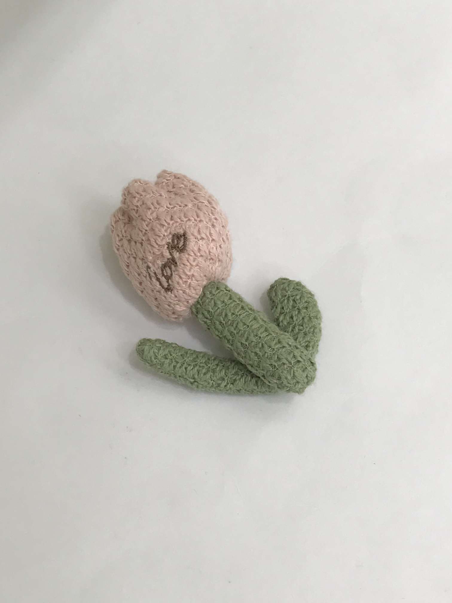 New autumn and winter knitted fabric embroidered letter, leaf tulip hair accessory, clothing and children's accessories detail image 2