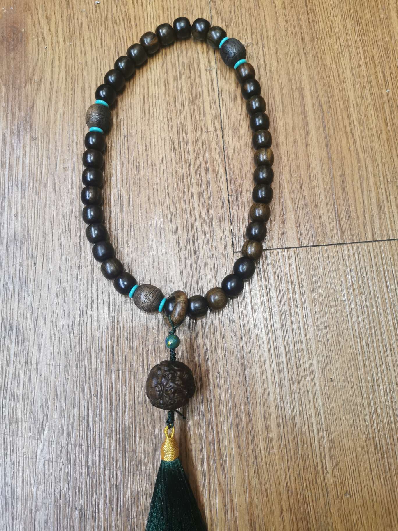 Sandalwood beads detail image 3