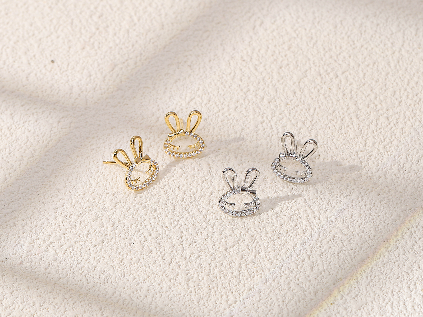 Xuhui brand exquisite and light luxury copper plated with real gold and set with zircon 925 silver needle, sweet rabbit design fashionable stud earrings Application Scenario