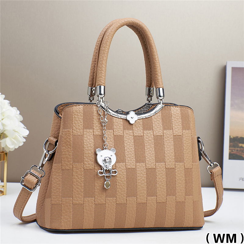 Meifang Bags - Yiding Bag Industry Women's Bag, high-end and versatile, large capacity hand-held shoulder crossbody bag 5028-10 Application Scenario
