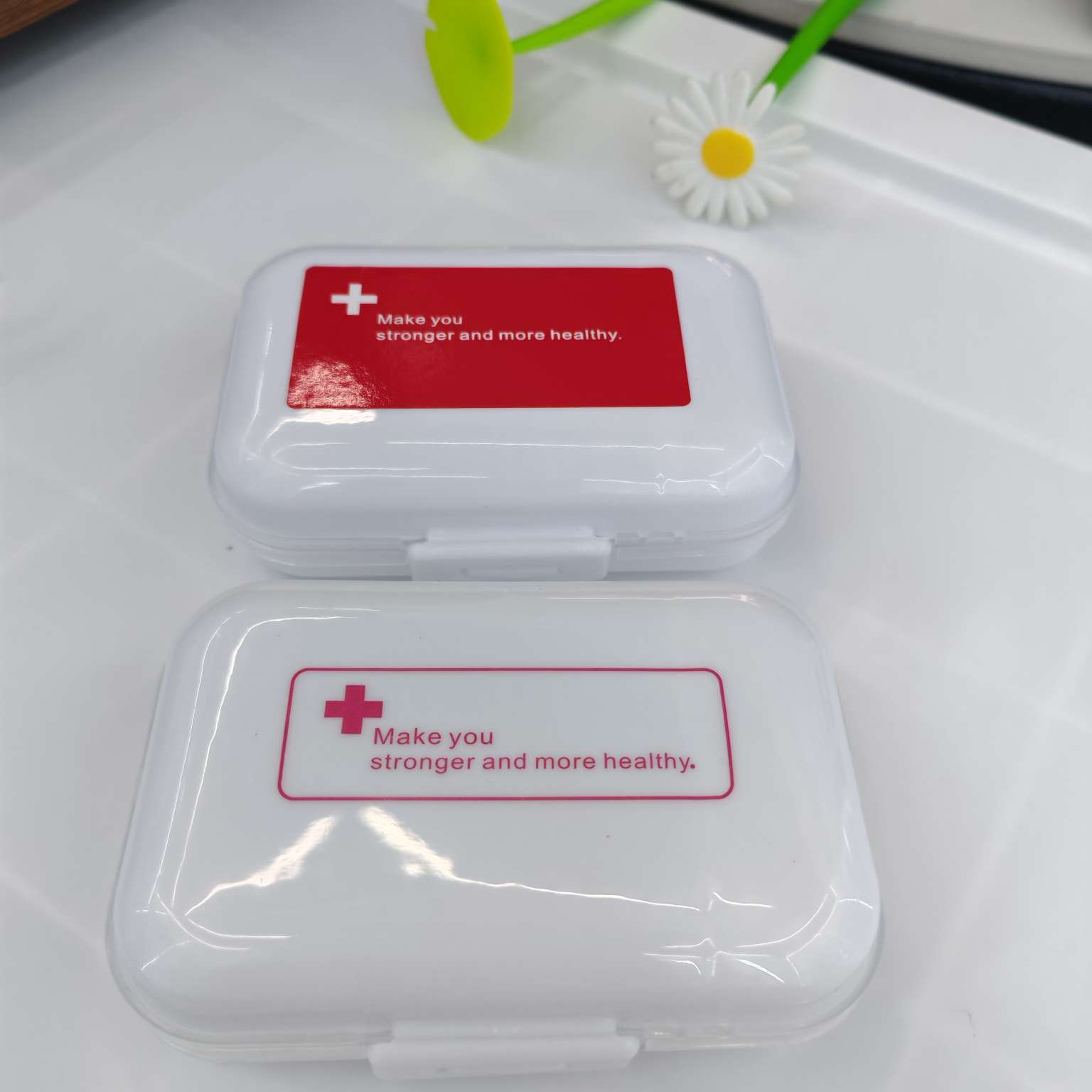 Portable Medicine Dispenser Storage Box 7 Days A Week Carry Mini Medicine Box details Picture