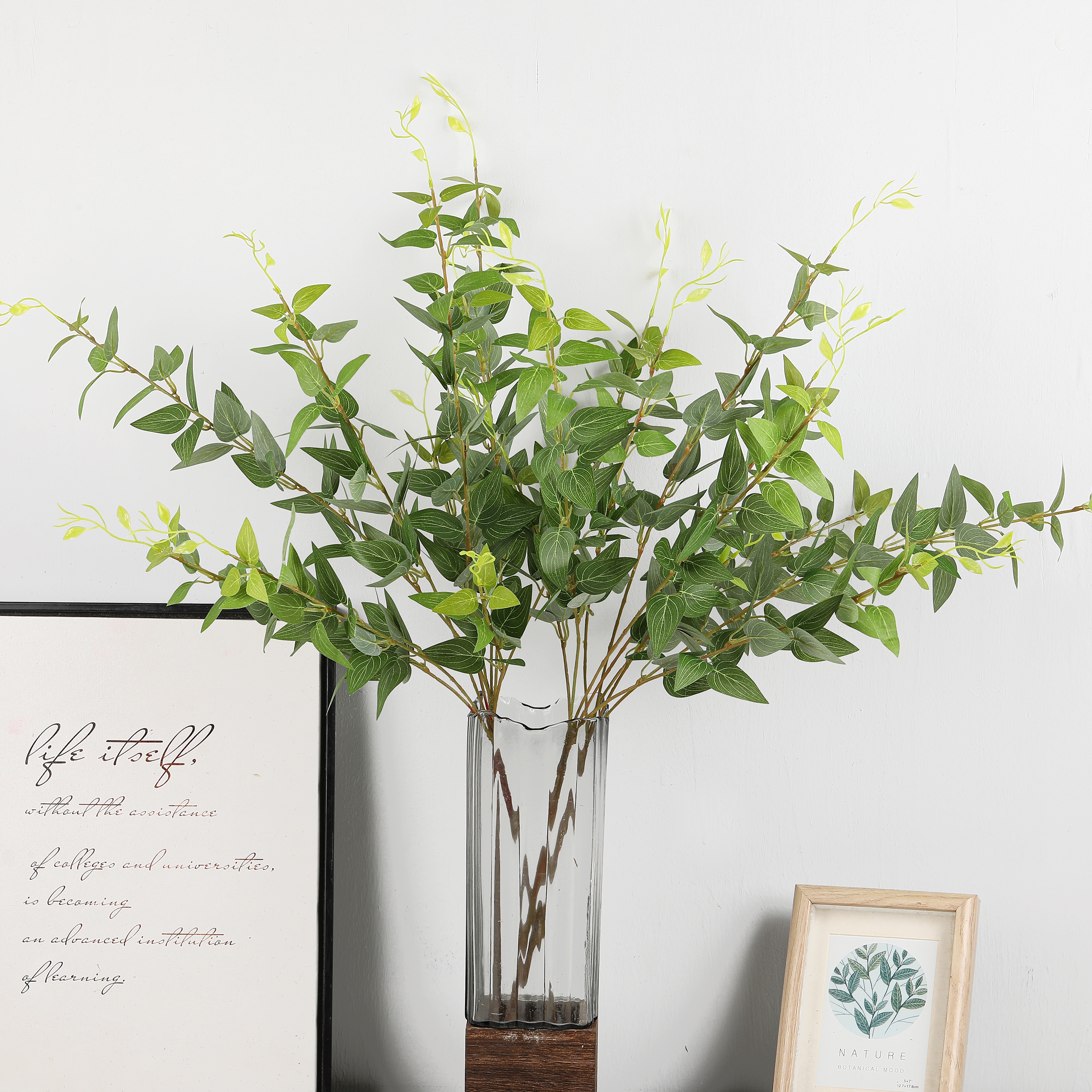 Artificial green plants: 5-head iron wire lotus leaves, artificial green leaf branches, decorative landscaping, home and wedding decoration Application Scenario