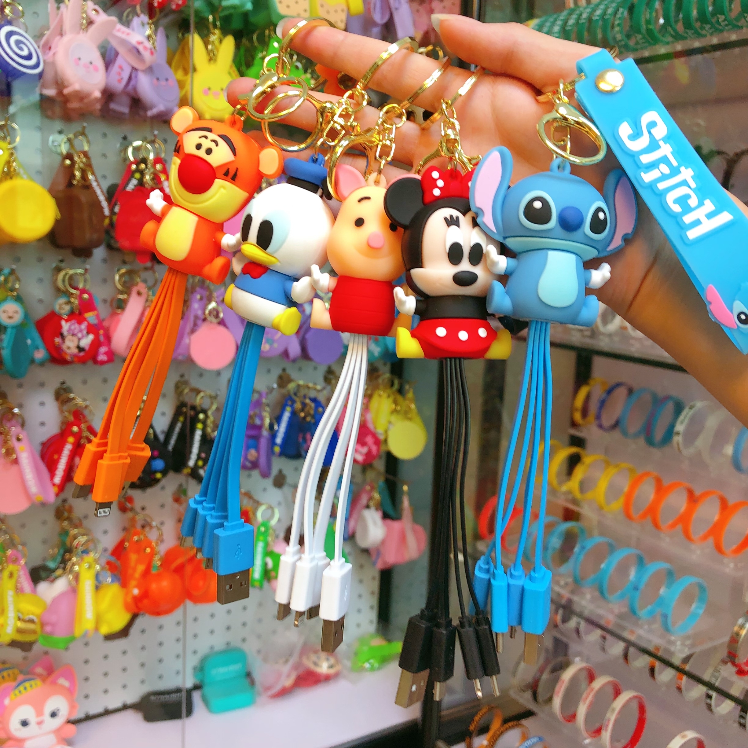 可爱充电器系列汽车挂件批发钥匙链挂饰卡通礼品小公仔玩偶钥匙扣可爱充电器系列汽车挂件批发钥匙链挂饰卡通礼品小公仔玩偶钥匙扣