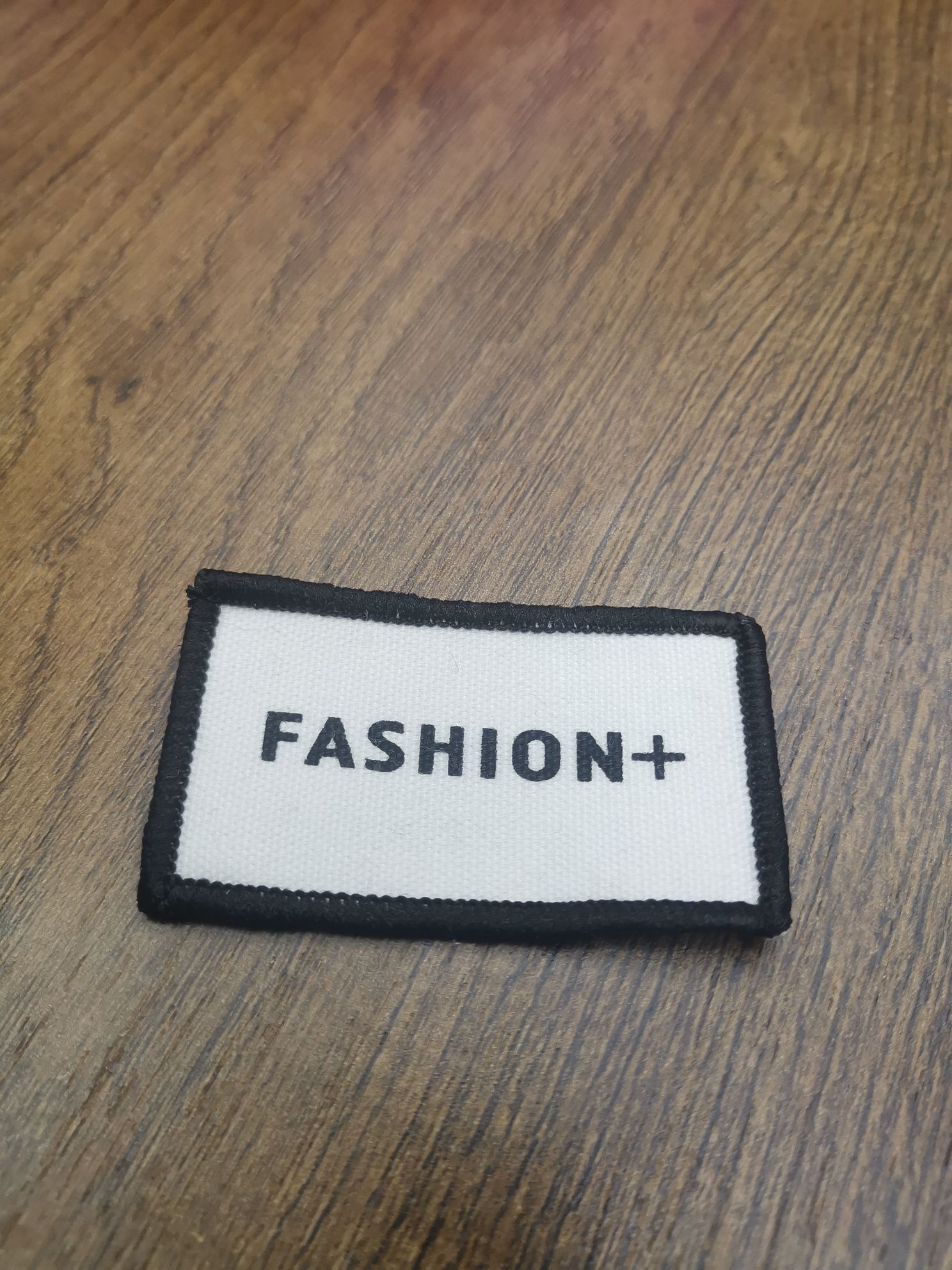 Clothing collar labels, printed labels, fabric labels, washed labels, woven labels, clothing labels, trademarks, shipping marks, triangular labels, cotton ribbons, printed logos