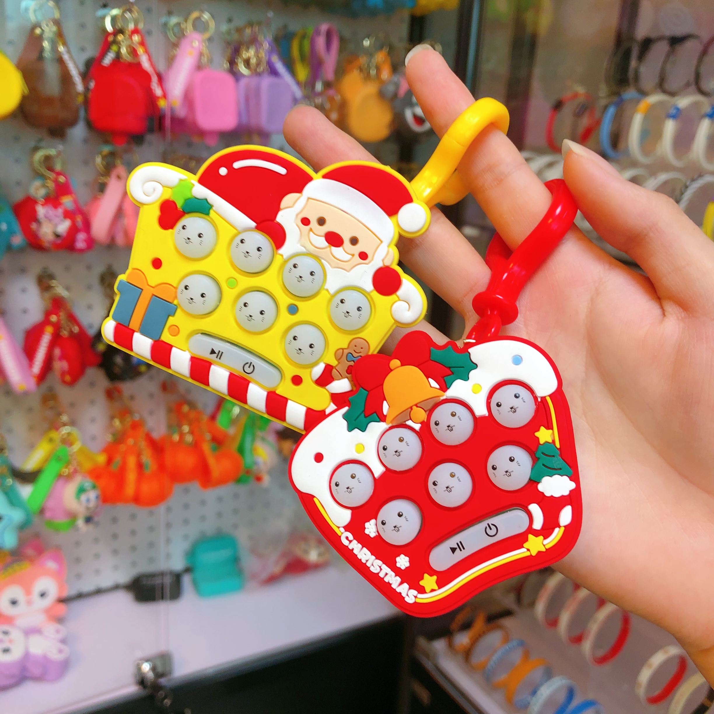 钥匙扣/钥匙挂件，包包挂件/钥匙圈/钥匙链/钥匙扣女士长款时尚产品图