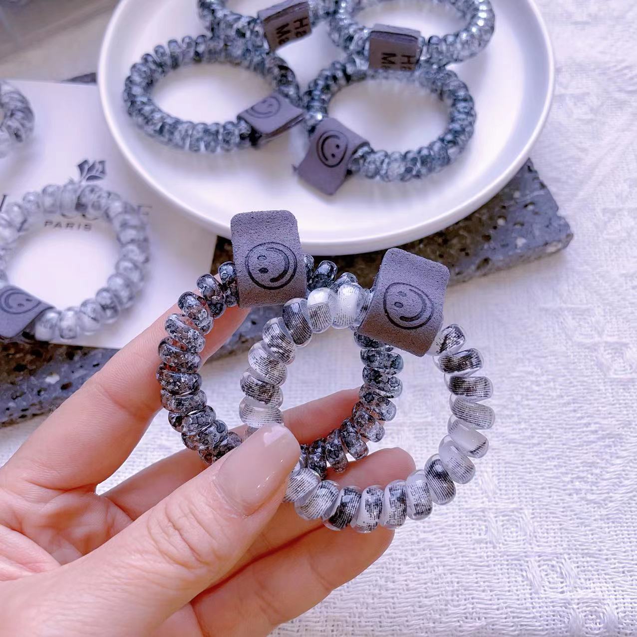 发夹/发饰/创意饰品/发卡/抓夹细节图