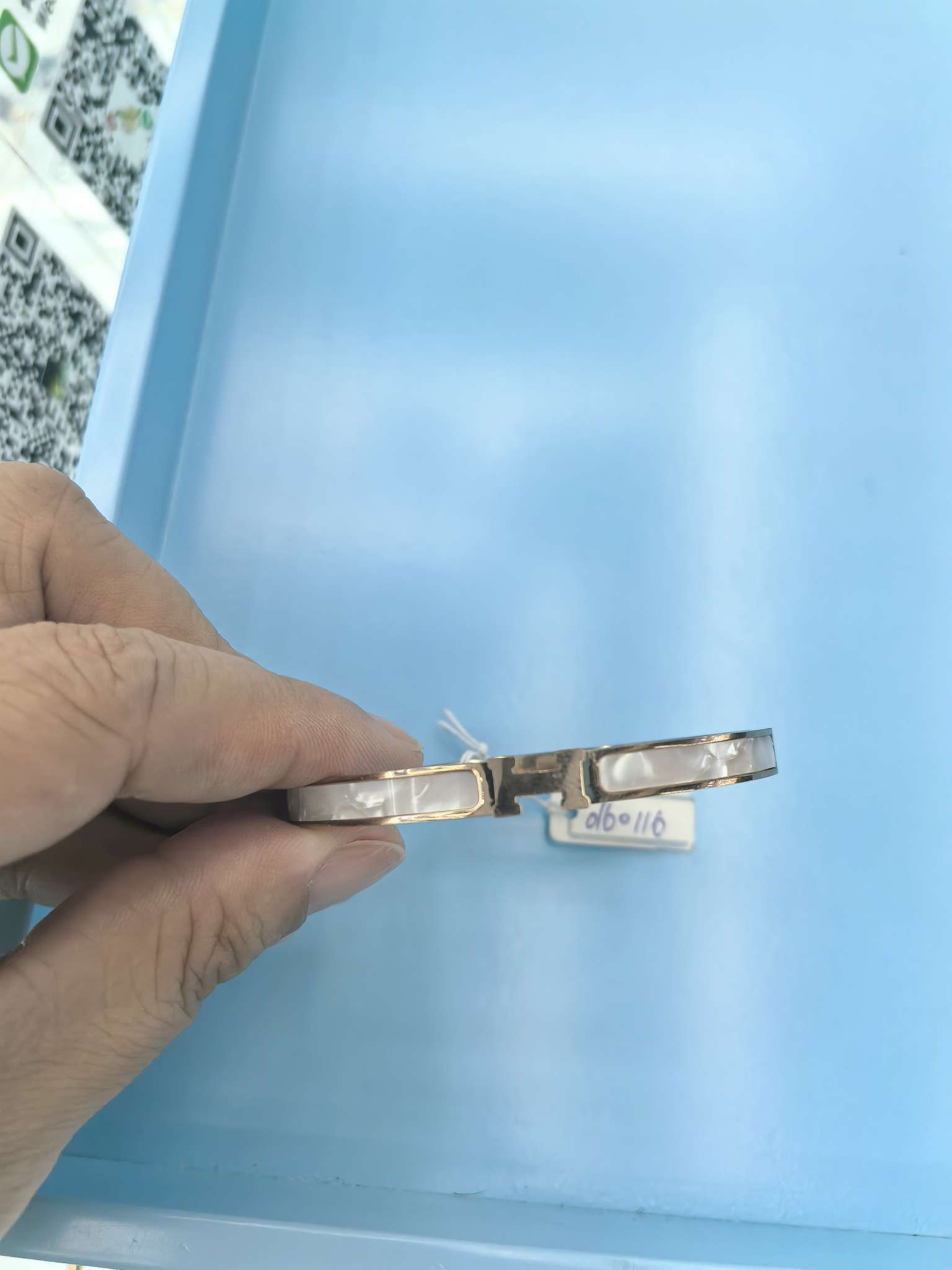 沙金质地 手饰饰品 手镯系列 钛钢不锈钢手镯 银色手镯 简约时尚 防过敏耐磨损手镯