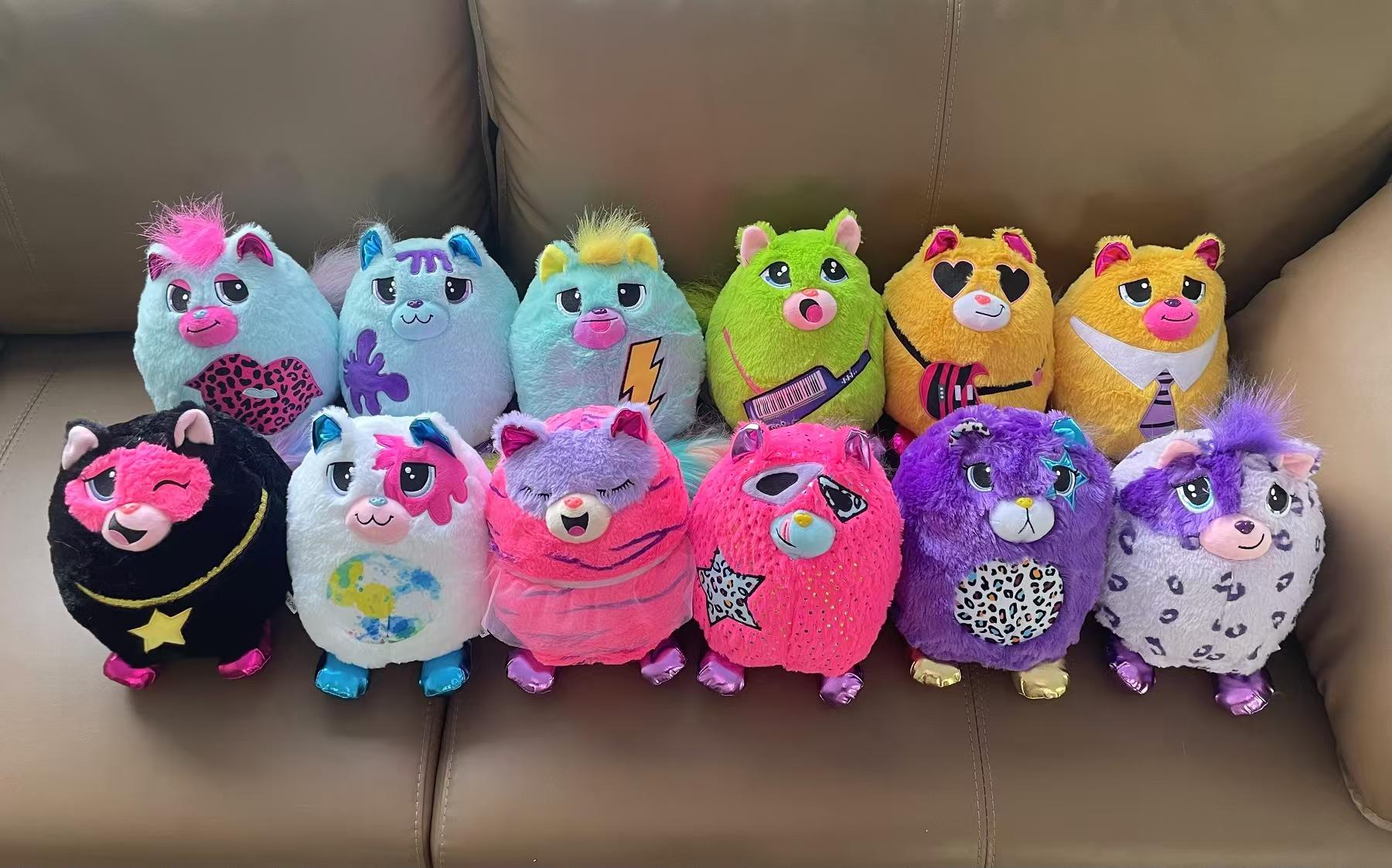 Simulated kitten dolls, lightning blue cat tie, yellow cat, electric piano, green cat, gilded rose red cat and many other colors of plush toys, dolls, small animal plush toys details Picture