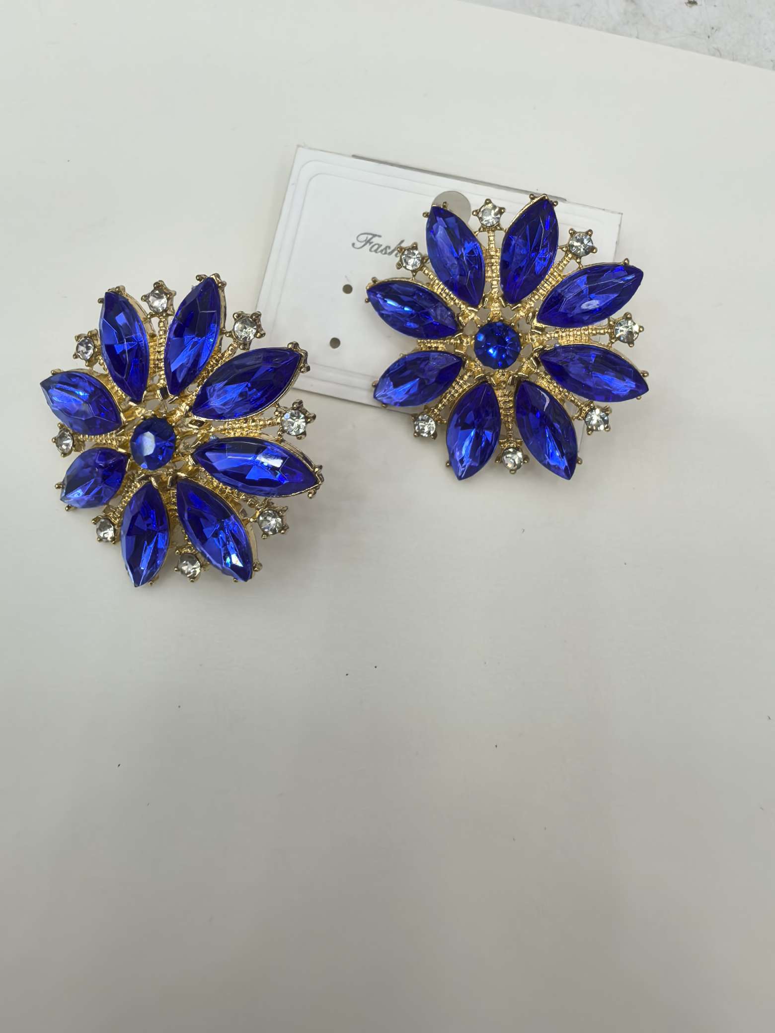 1218饰品品牌 耳饰系列 气质长款耳钉 女士优雅耳饰 高级感饰品 独特设计耳钉