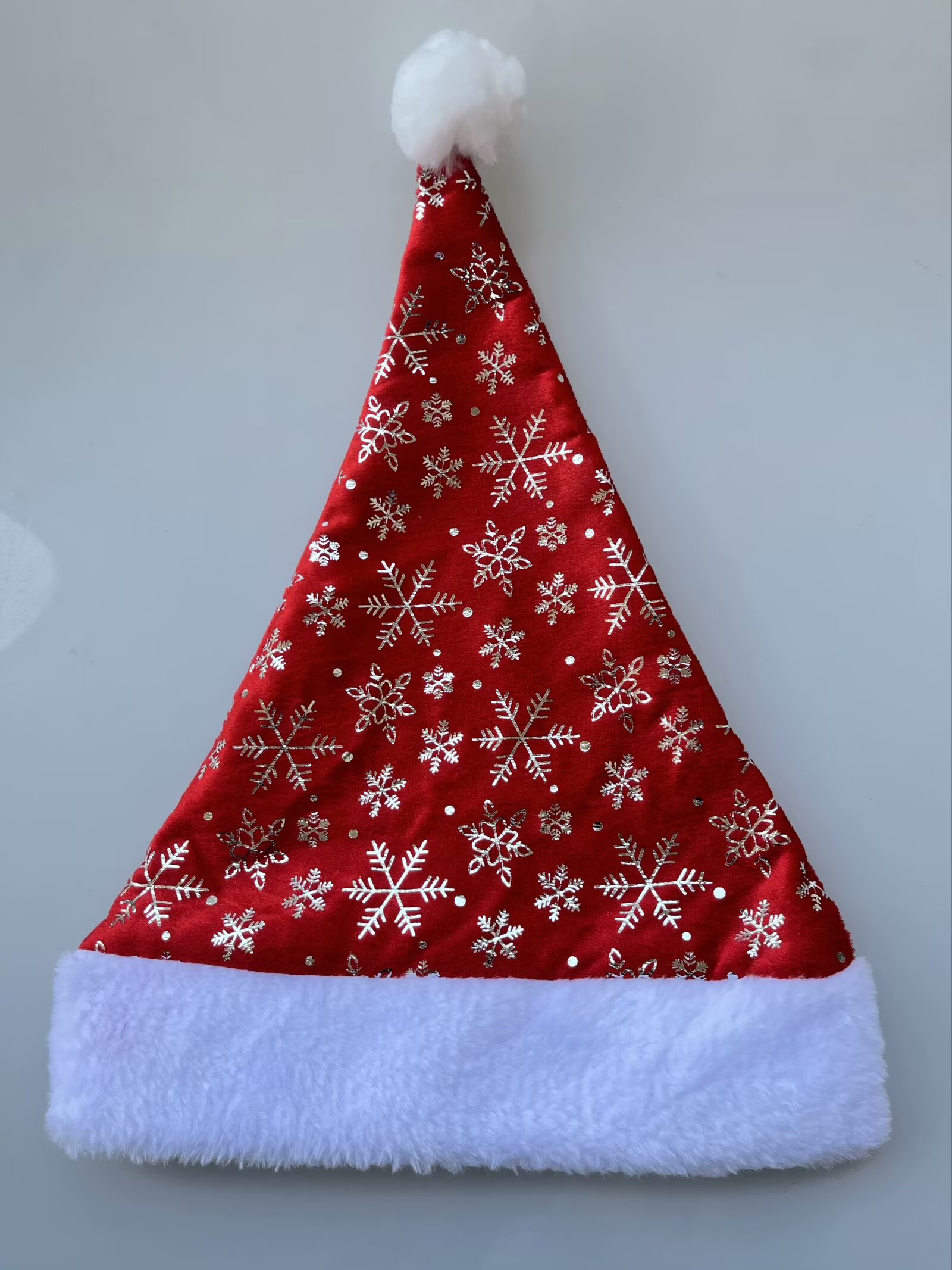 Christmas hats, children's gilded snowflakes, music festival costumes, accessories, headwear, plush fabric, Santa Claus hats Application Scenario