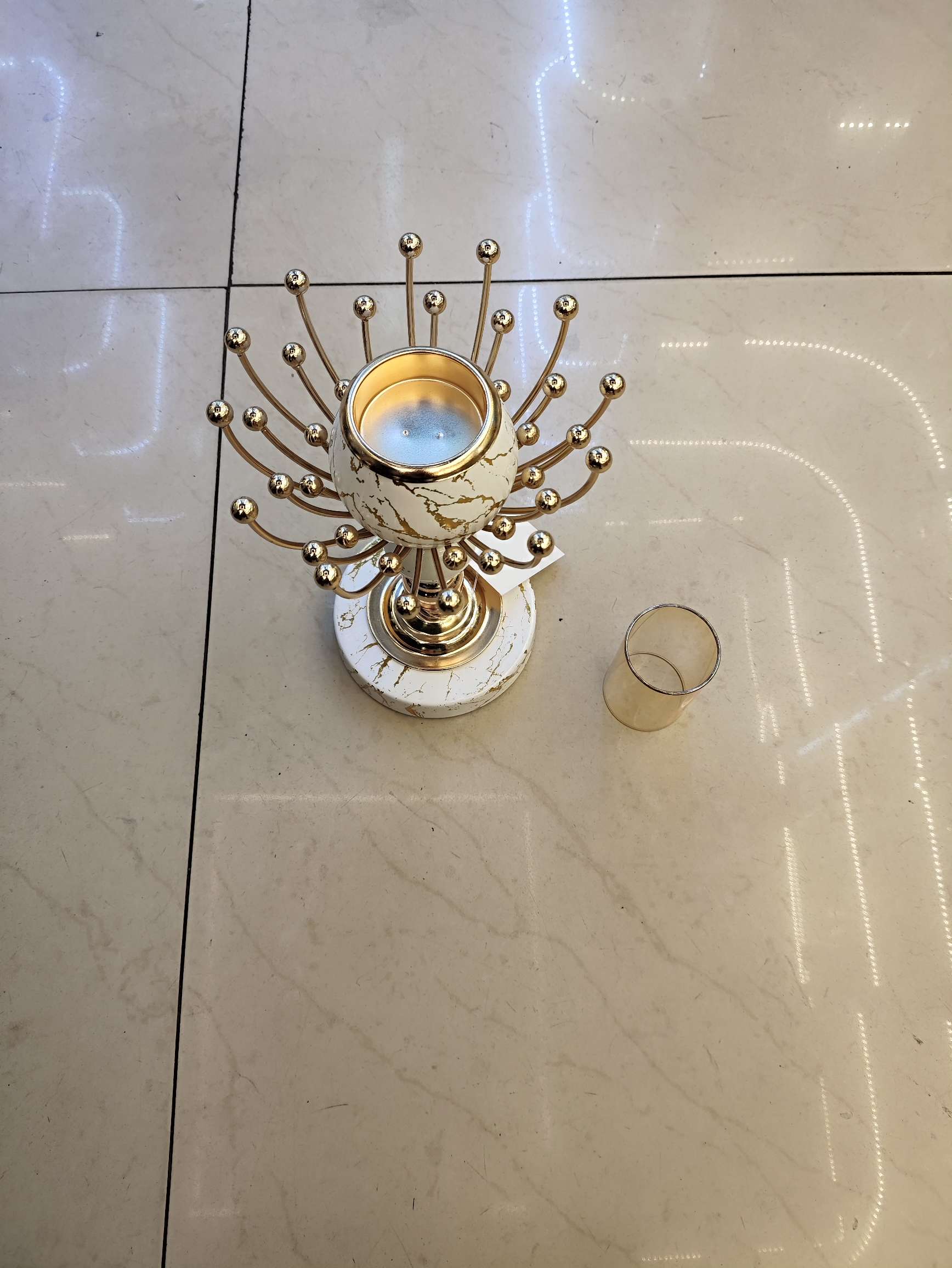 Ironwork glass candlestick aromatherapy decoration. Imitation white marble pattern. Scented candle pic 3