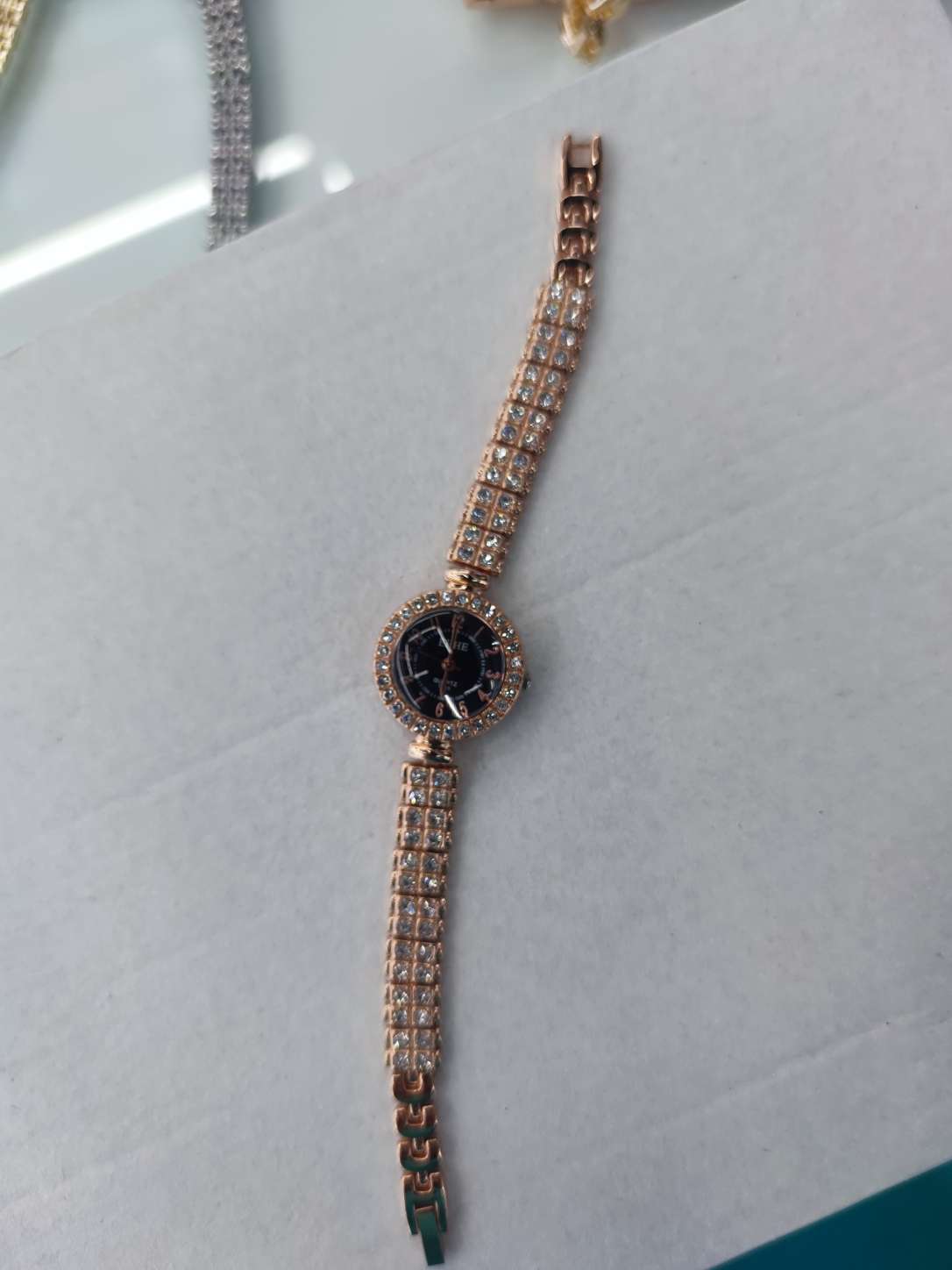 时尚单品小绿表 石英表女学生款 饰品吊坠手链手表 精致石英表 高档手表饰品图