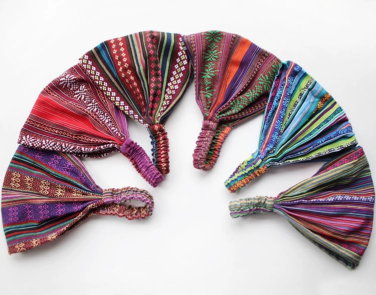 The new hairstyle cap features a fashionable, stylish and grand ethnic style