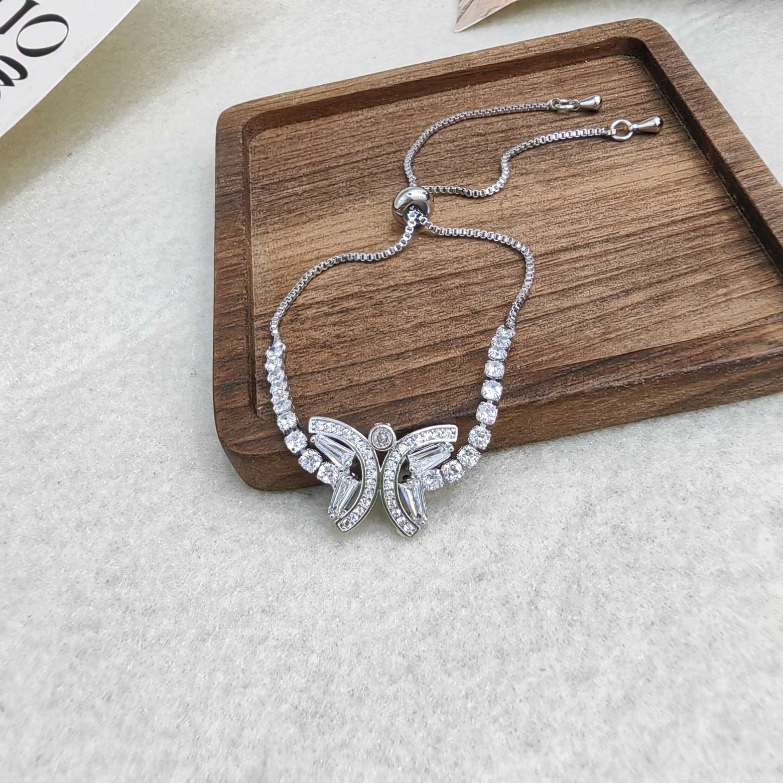 珍珠手链朱砂手串 高档手饰精致手链时尚饰品女士手饰礼品装饰品铜锆石抽拉金色白k流行经典爆款网红经典时尚复古法式欧美日韩火详情图6