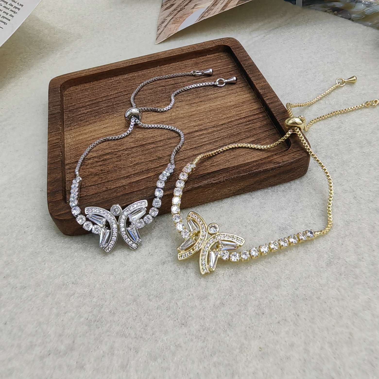 珍珠手链朱砂手串 高档手饰精致手链时尚饰品女士手饰礼品装饰品铜锆石抽拉金色白k流行经典爆款网红经典时尚复古法式欧美日韩火详情图7