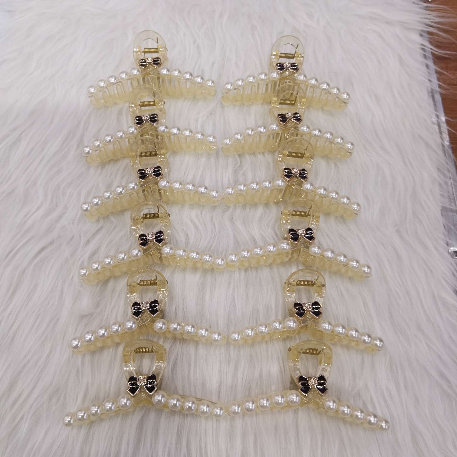 Champagne pearls with accessories details Picture