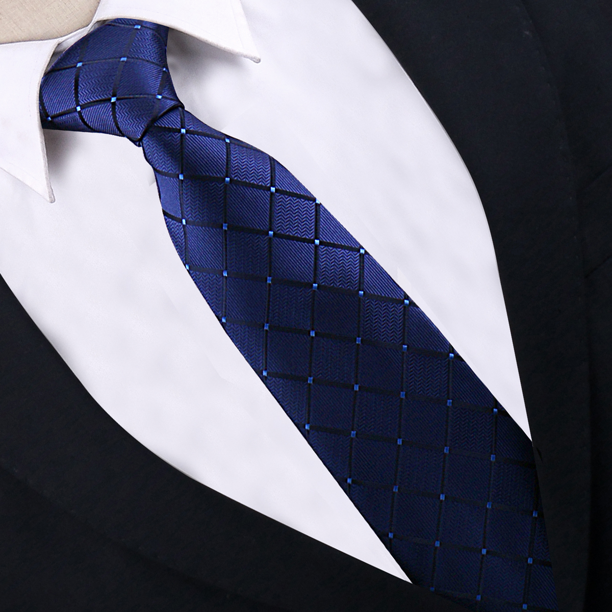Men's high-density tie with navy blue checkered pattern details Picture
