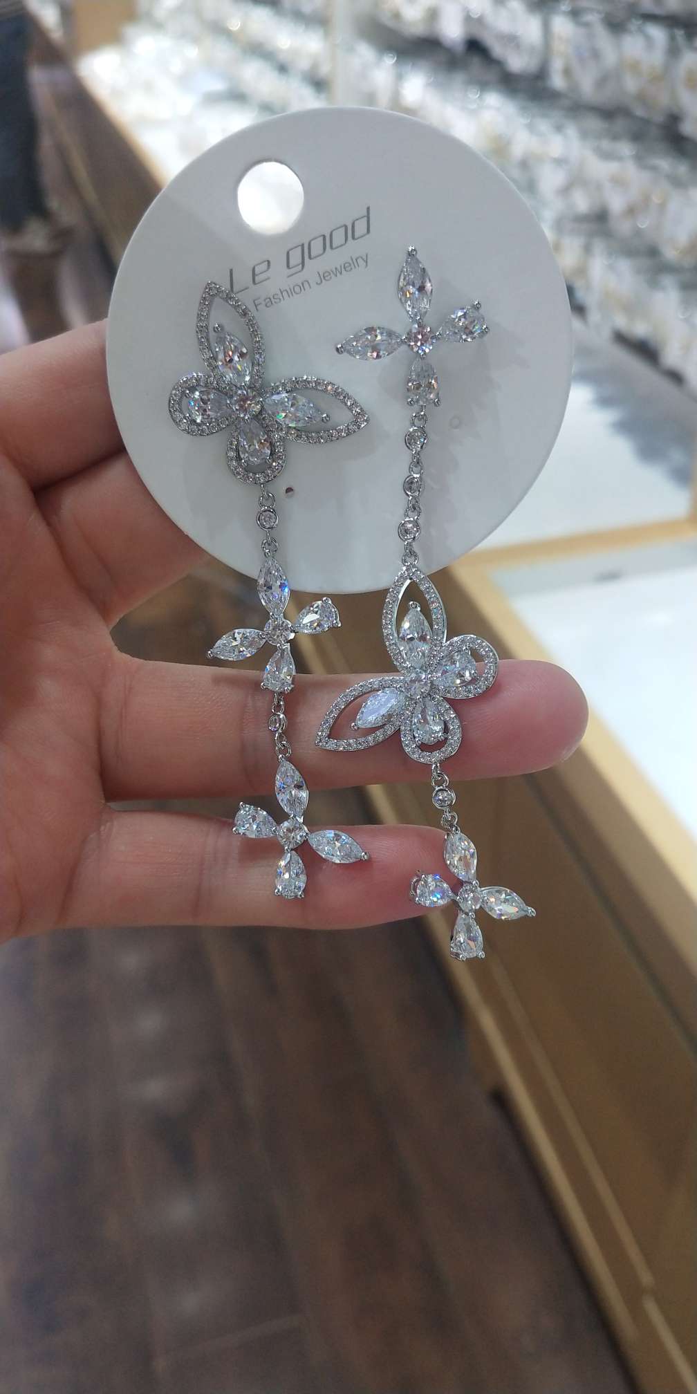 Explosivo earpin estilo details Picture