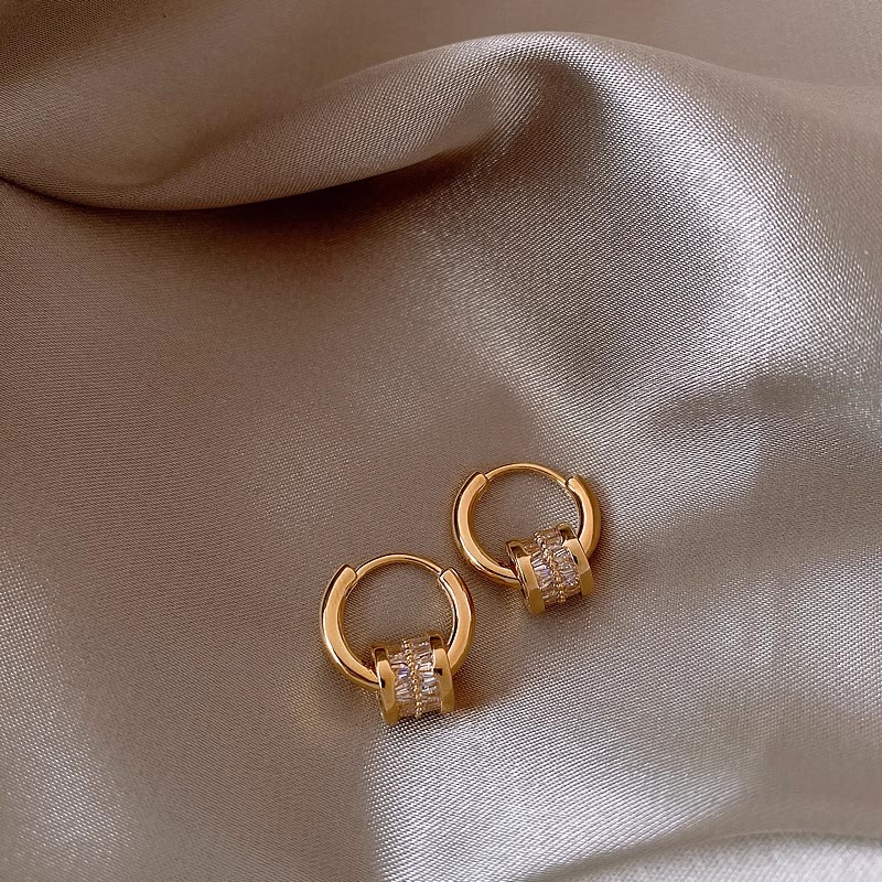Eros Stars Explosive Zircon Small Earrings Light Luxury High-Grade Retro Hong Kong Style 2024 New Trend details Picture