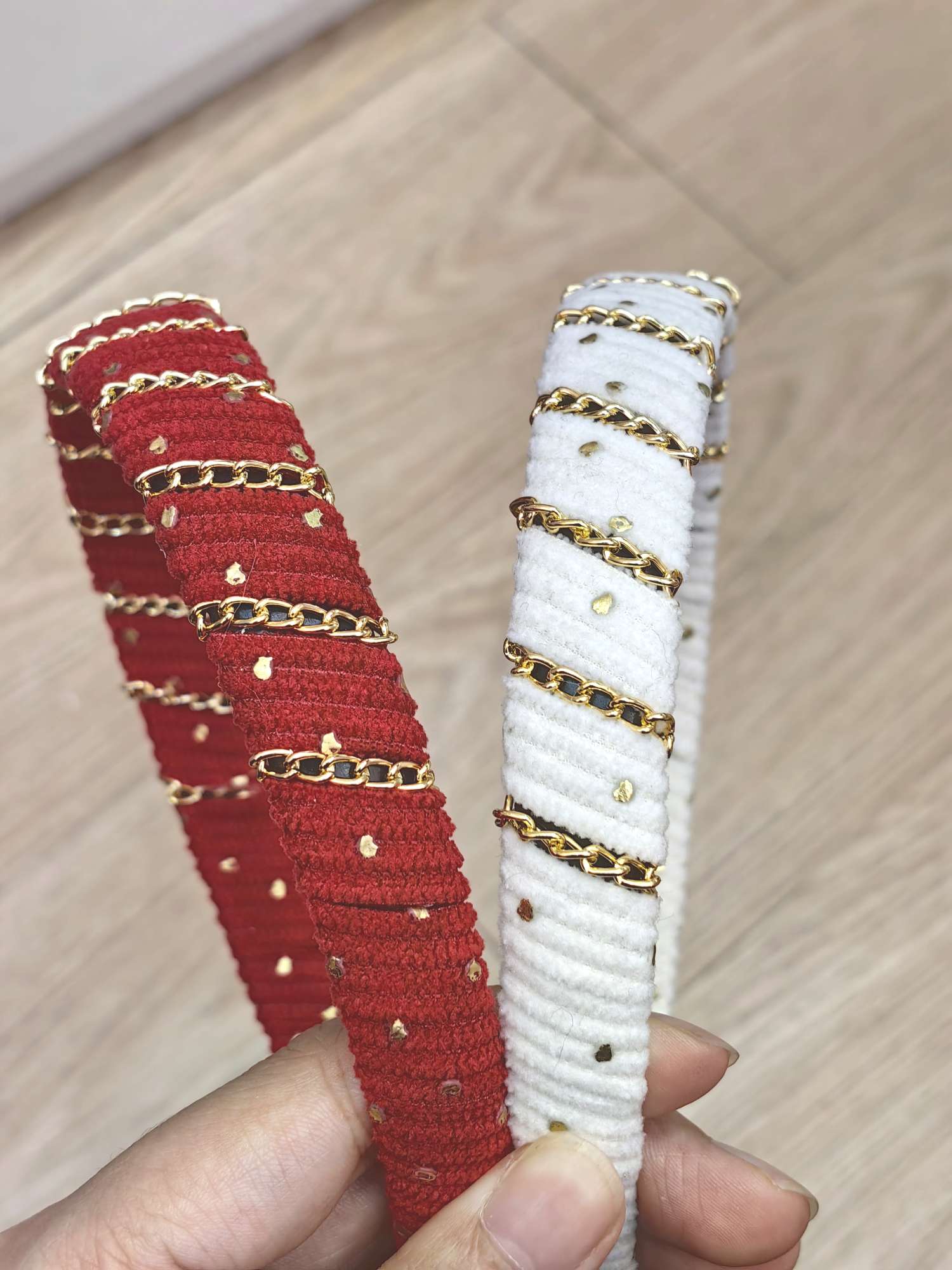 秋冬百搭女士饰品  绒感发饰头饰 链条串珠发箍 轻奢头箍发箍潮流新款串珠发箍产品图