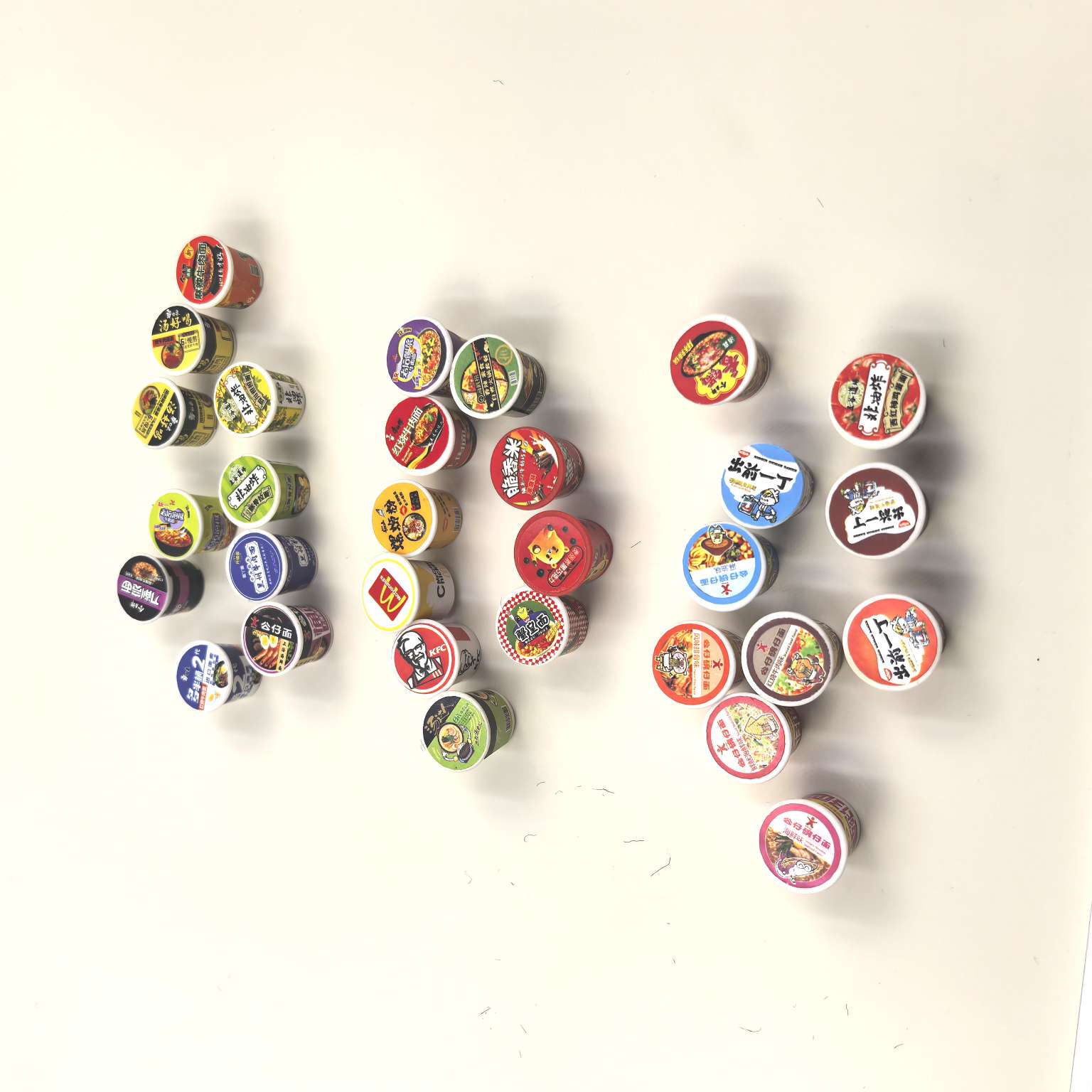 Supermarket and convenience store ornaments, hanging items, resin accessories, hair clips, clothing, stickers, new instant noodles, instant noodles, 500 pieces per pack Item Picture