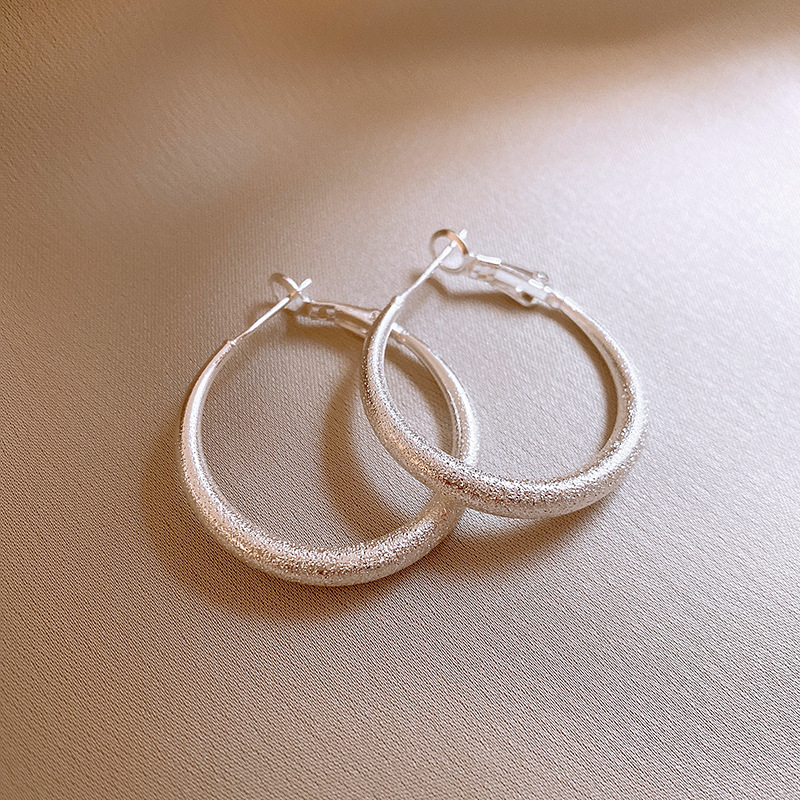 饰品/耳饰/耳钉/福多拉饰佳/珍珠饰品白底实物图