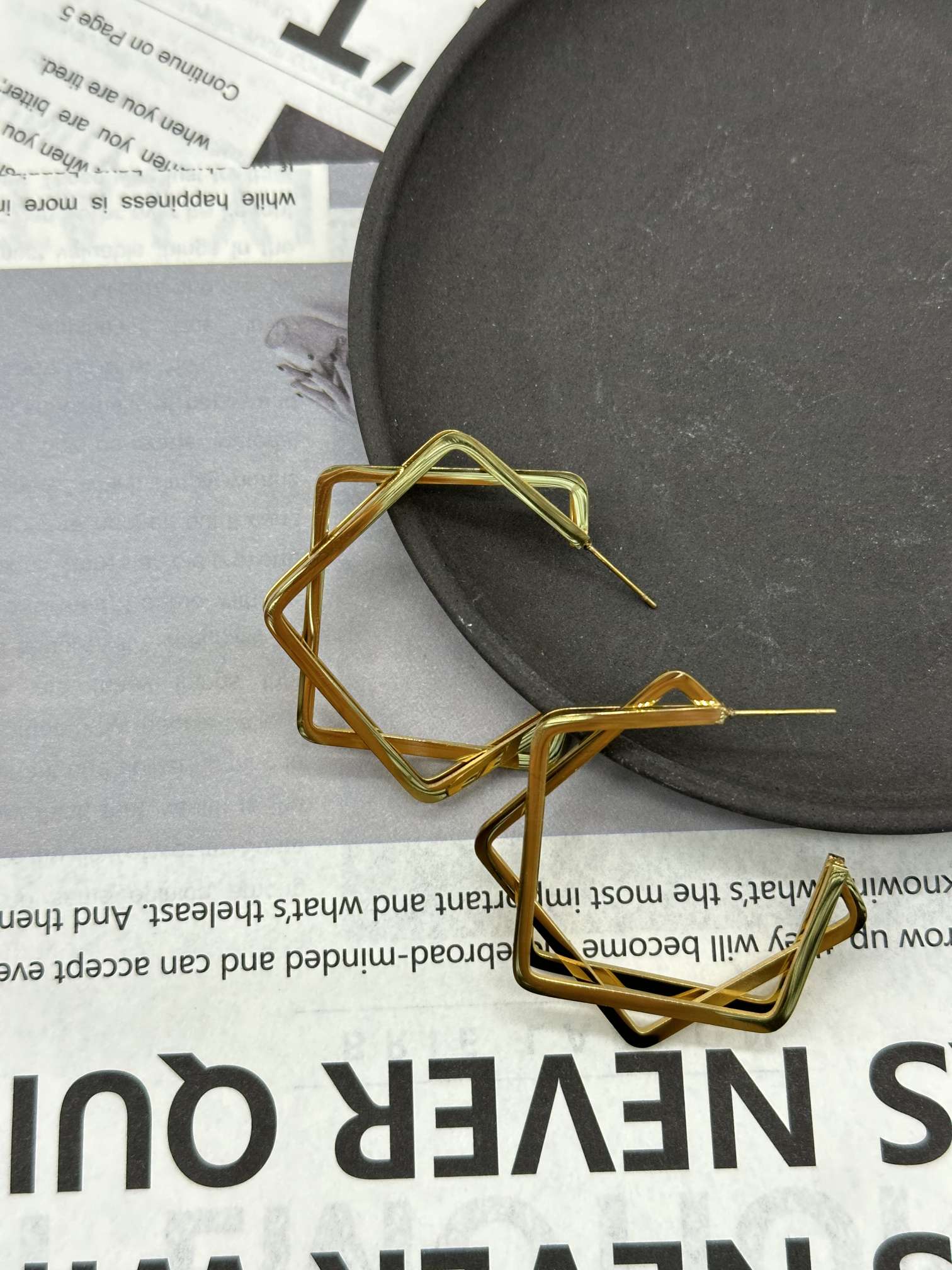 钛钢耳环 时尚百搭饰品 个性潮流耳饰 精致设计饰品耳环耳饰饰品耳环耳饰产品图