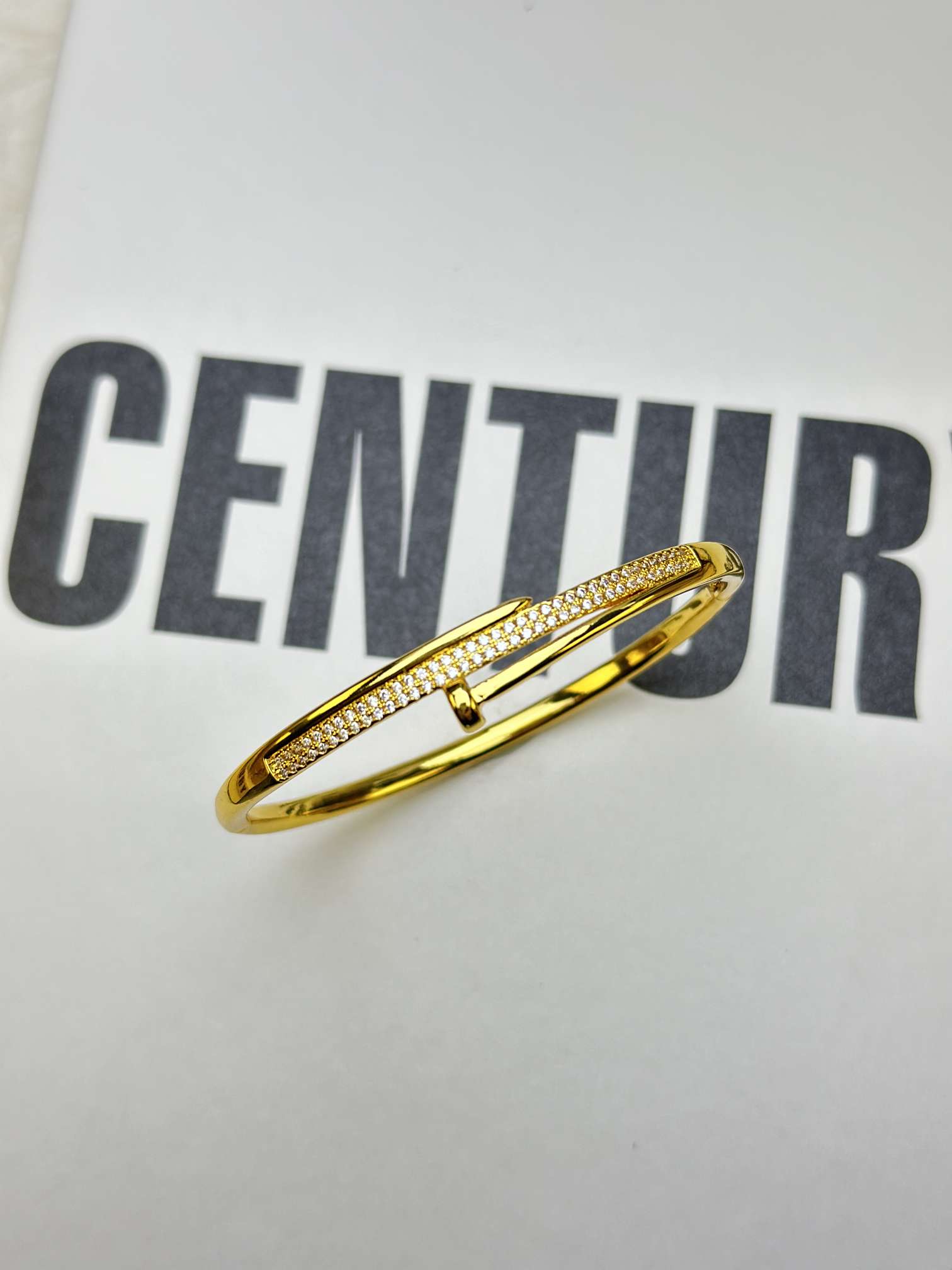 铜镀真金镯子 手饰精品 手镯 精致手镯 高贵饰品 时尚手饰品 锆石手镯 高档手饰