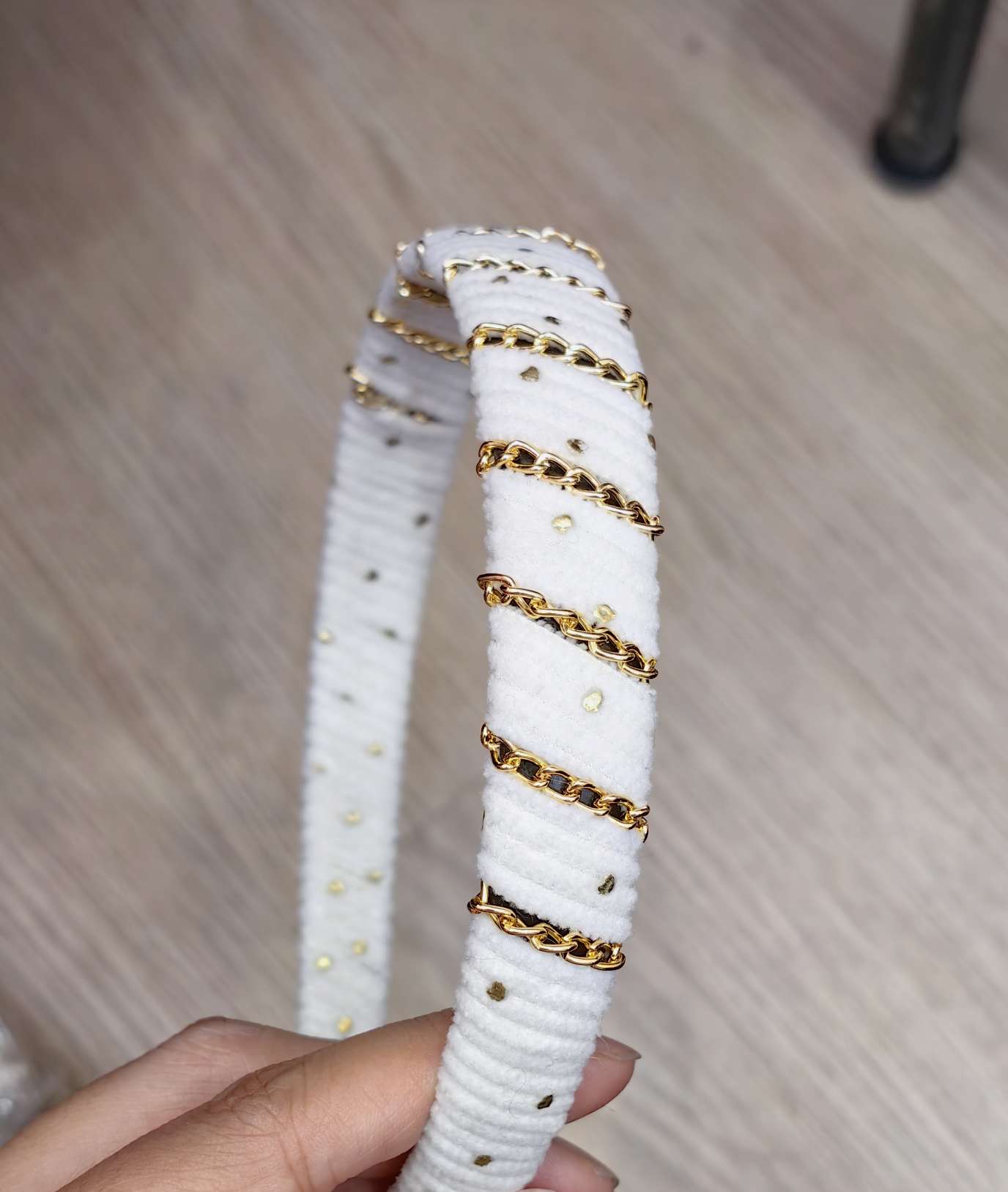 秋冬百搭女士饰品  绒感发饰头饰 链条串珠发箍 轻奢头箍发箍潮流新款串珠发箍详情图4