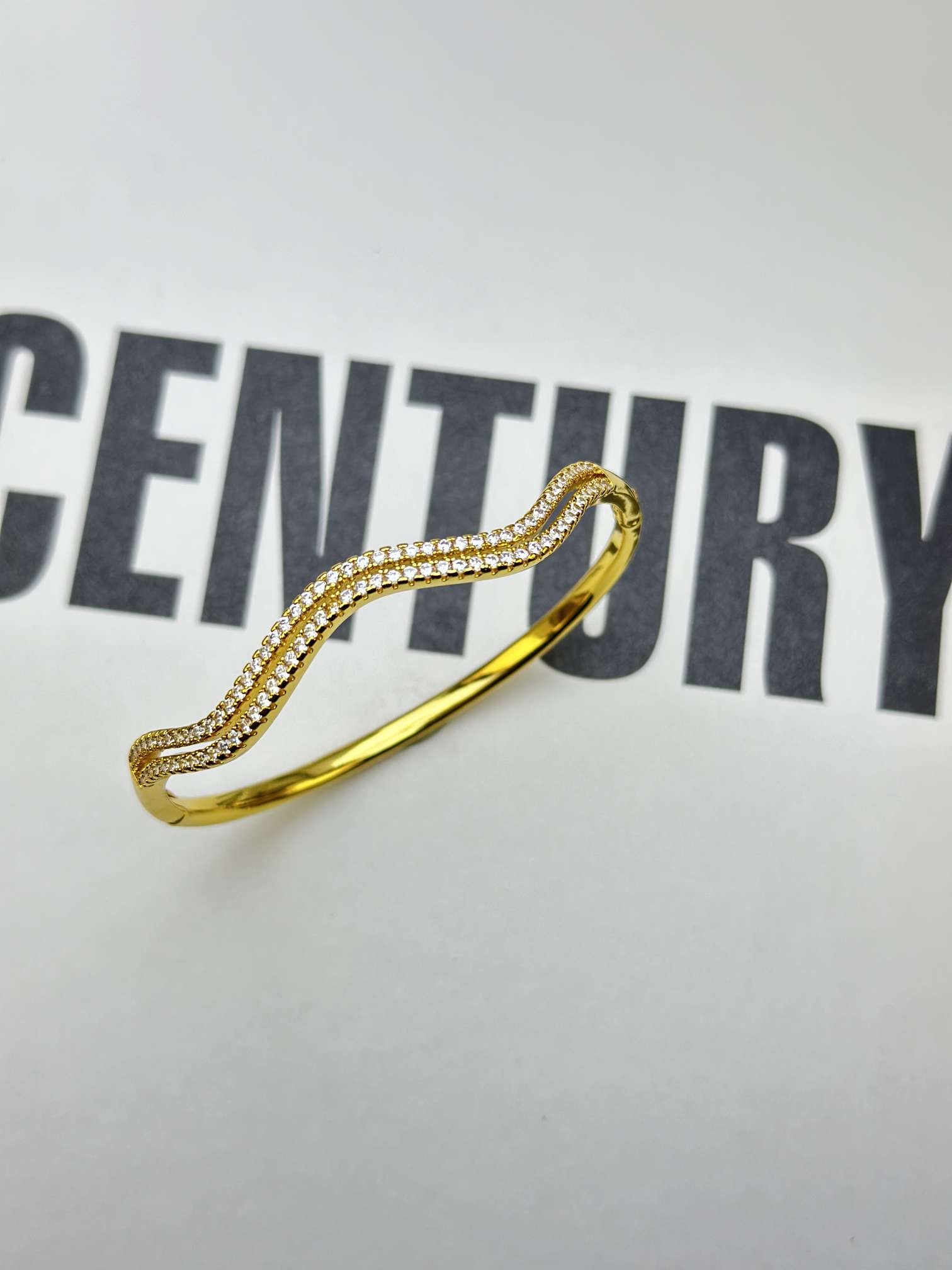 铜镀真金镯子 手饰精品 手镯 精致手镯 高贵饰品 时尚手饰品 锆石手镯 高档手饰详情图3