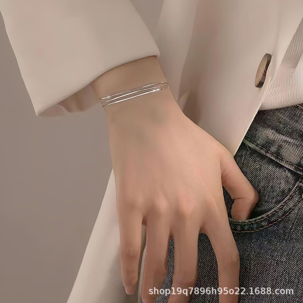 多层蛇骨手链女学生小众设计高级感冷淡风简轻奢手饰源头经典精致精美手链厂家批发详情图3