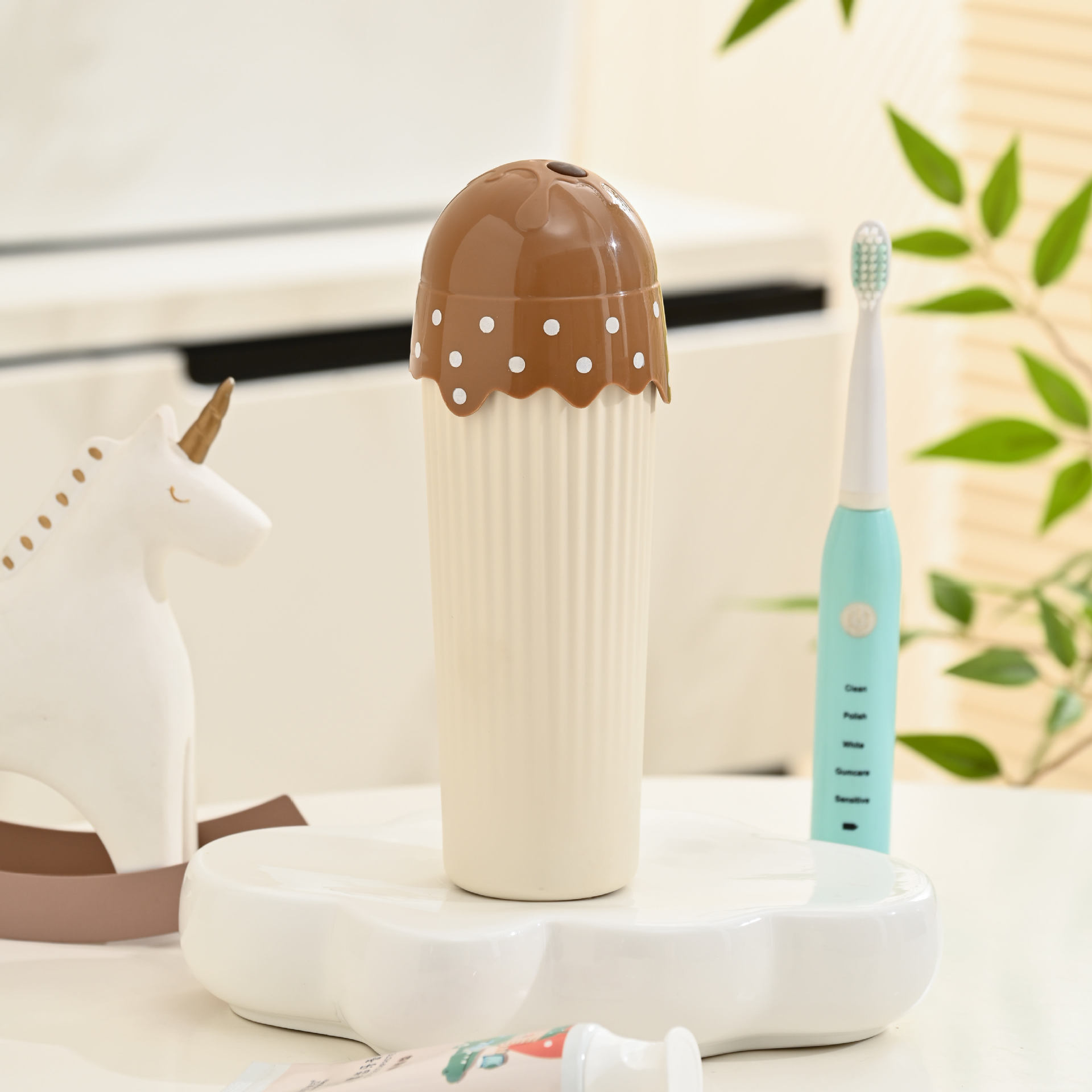 M73-6201 Simple Travel Portable Toothbrush Box, Cartoon ice cream, multi-functional Brushing Cup, Portable mouthwash cup