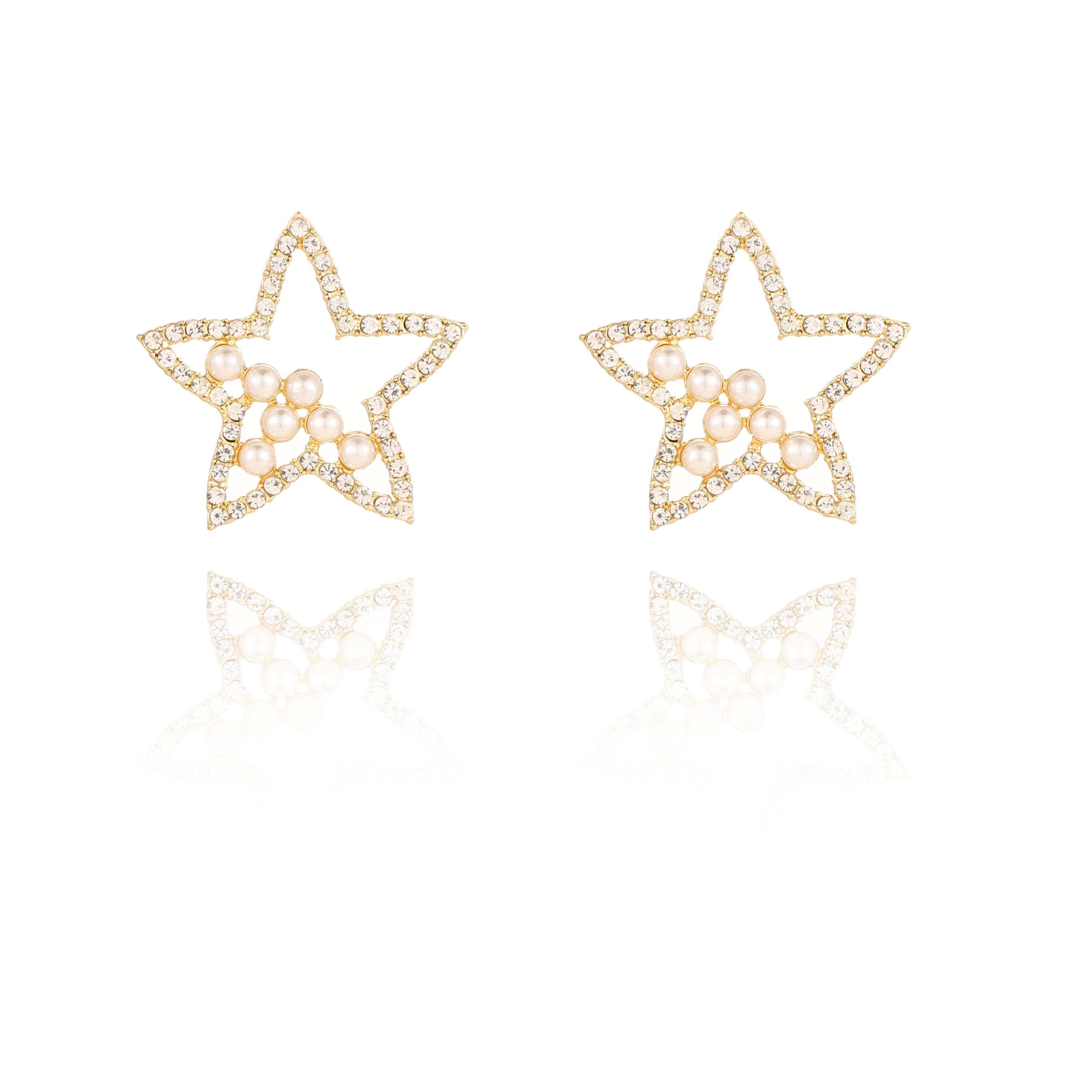 New fashionable and exquisite five-pointed star earrings, versatile for women's commutes, with hollowed-out star stud earrings Item Picture